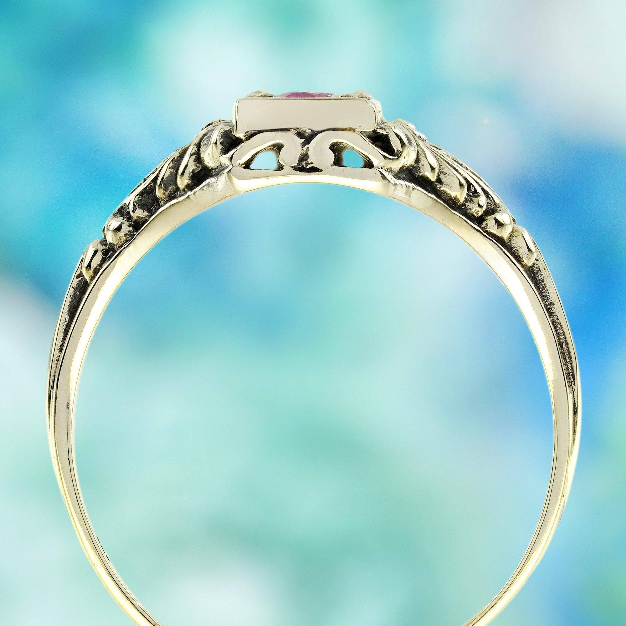 Ruby and Diamond Vintage Style Filigree Cocktail Ring in Solid 9K Yellow Gold In New Condition For Sale In Bangkok, TH
