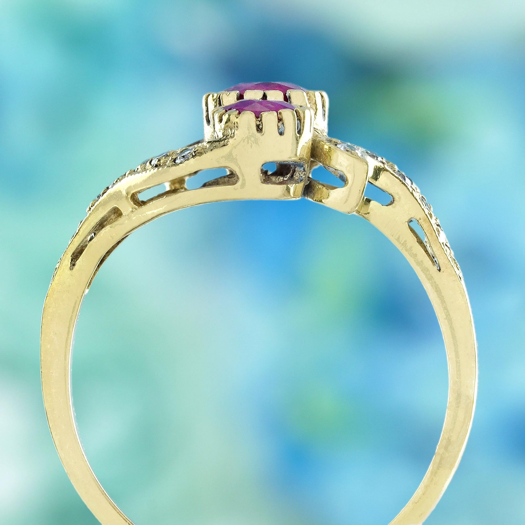 Rubis et diamant style vintage  Bague à trois pierres en or jaune massif 14 carats Neuf - En vente à Bangkok, TH