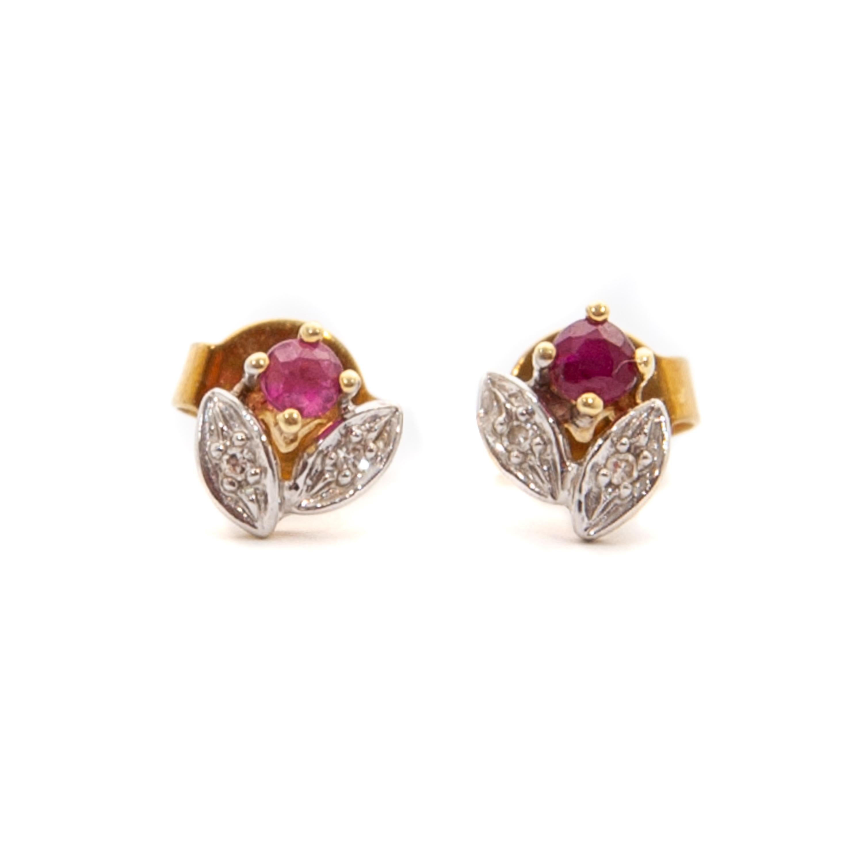 Women's Vintage Ruby and Diamond 14 Karat White Gold Floral Stud Earrings For Sale