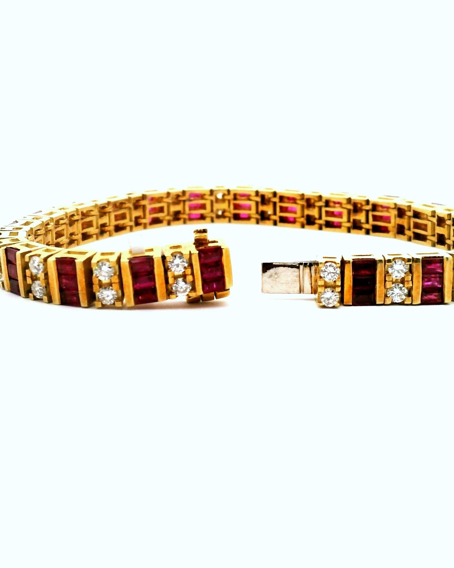 da uomo o donna Bracciale con linea di rubini e diamanti in oro giallo in vendita