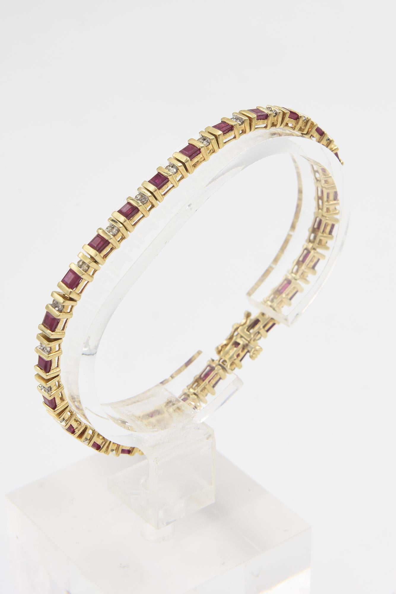 Ruby and Diamond Yellow Gold Tennis Line Bracelet In Good Condition For Sale In Miami Beach, FL