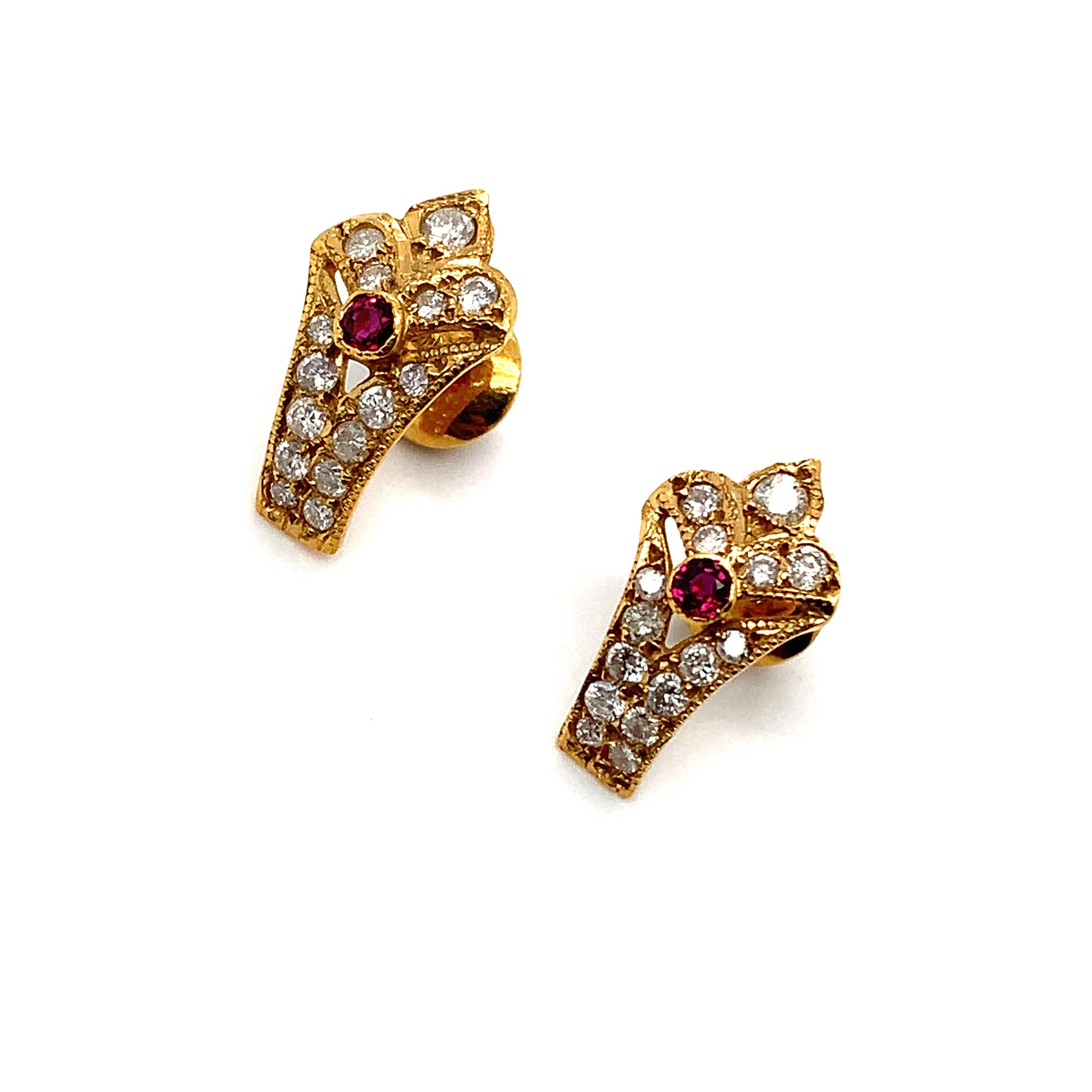 Ruby and diamonds art deco stud earrings 18k yellow gold In New Condition For Sale In London, GB