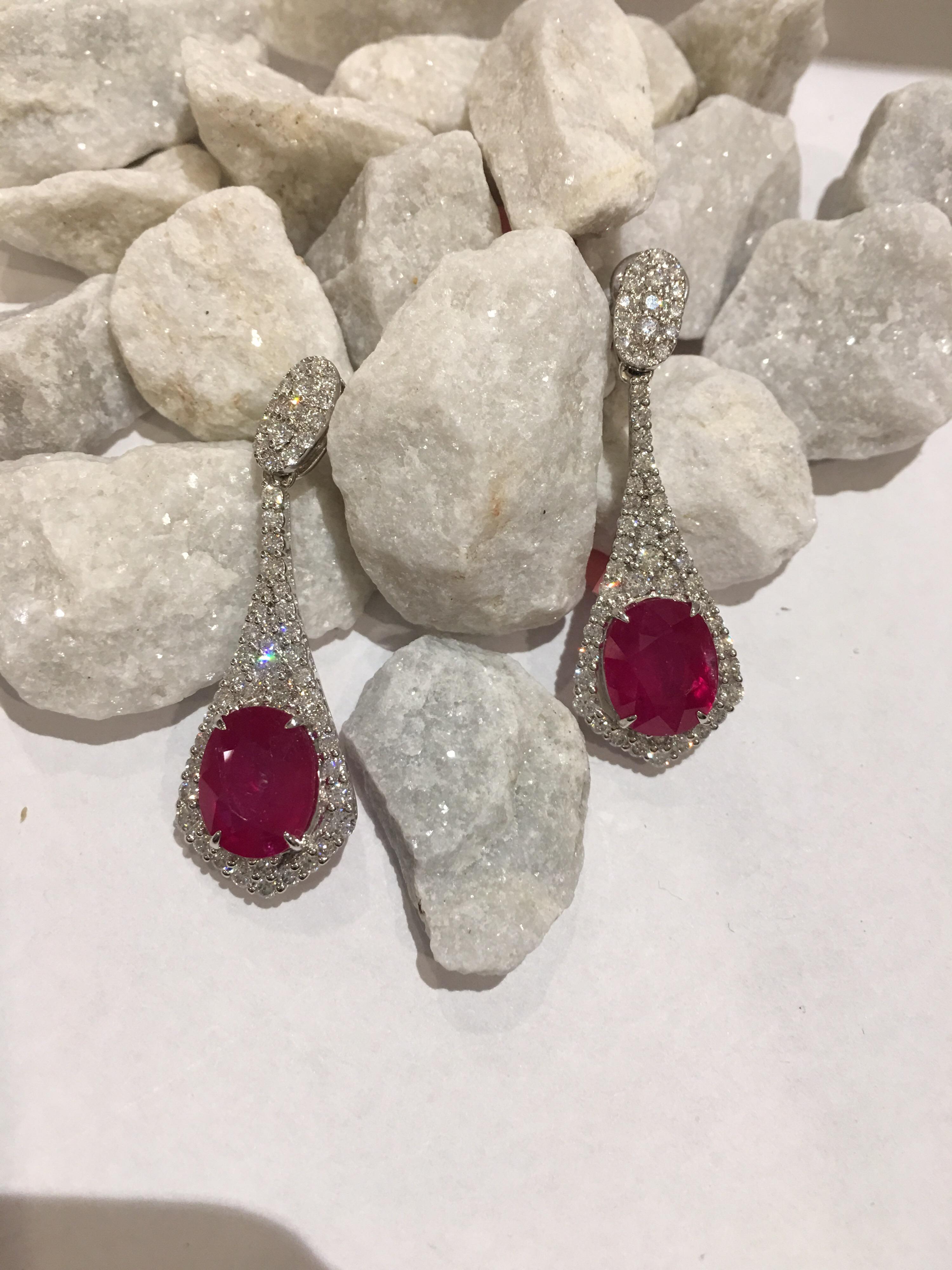 Ruby and Diamonds Earrings Set in 18 Karat White Gold For Sale 2