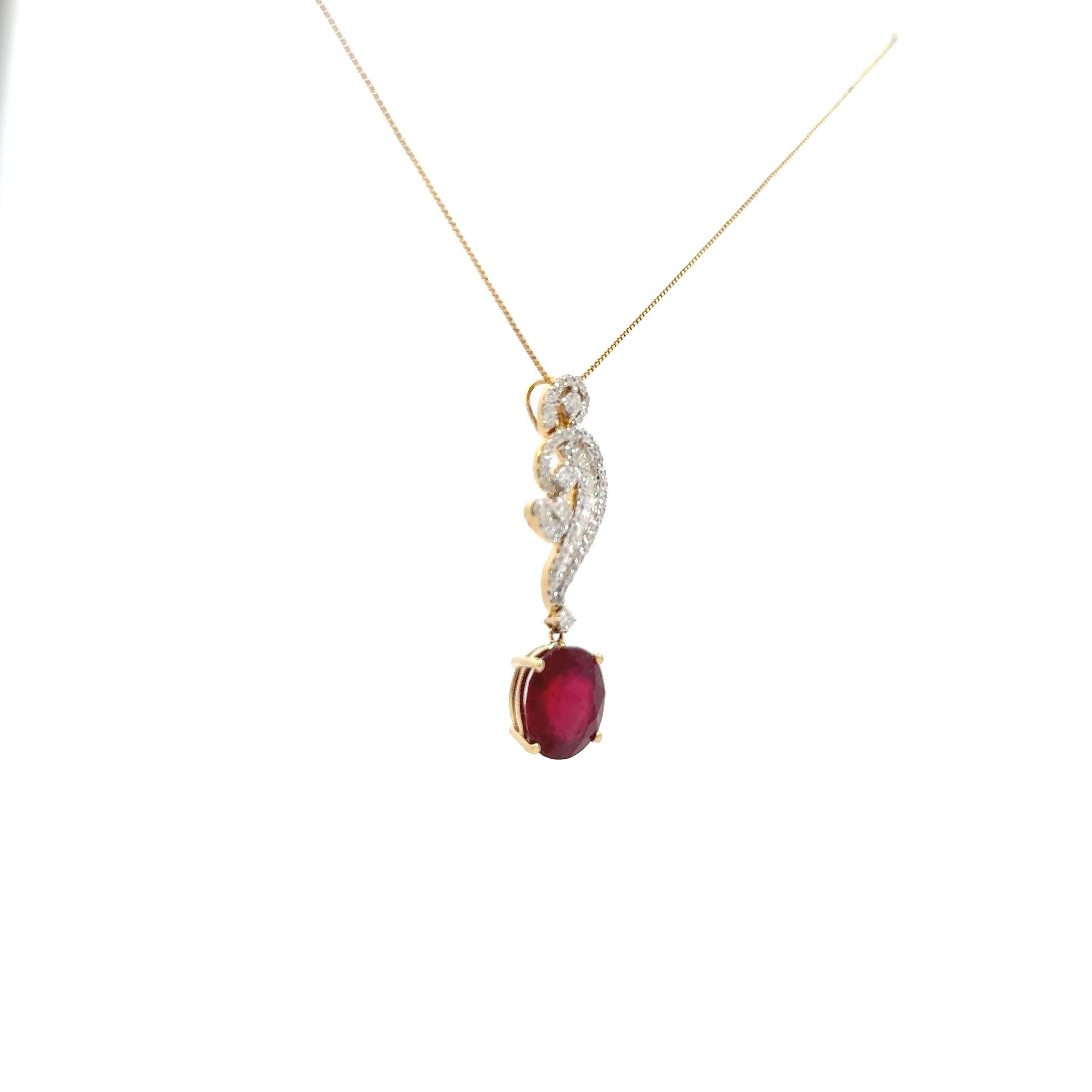 Moderno Collana con pendente di rubini e diamanti in oro 18 carati in vendita