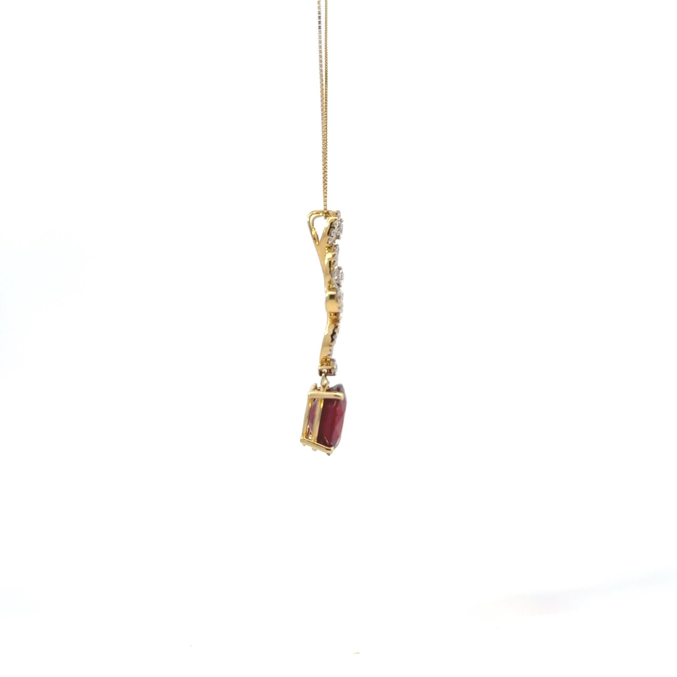 Collana con pendente di rubini e diamanti in oro 18 carati In condizioni Nuovo in vendita a LA, CA