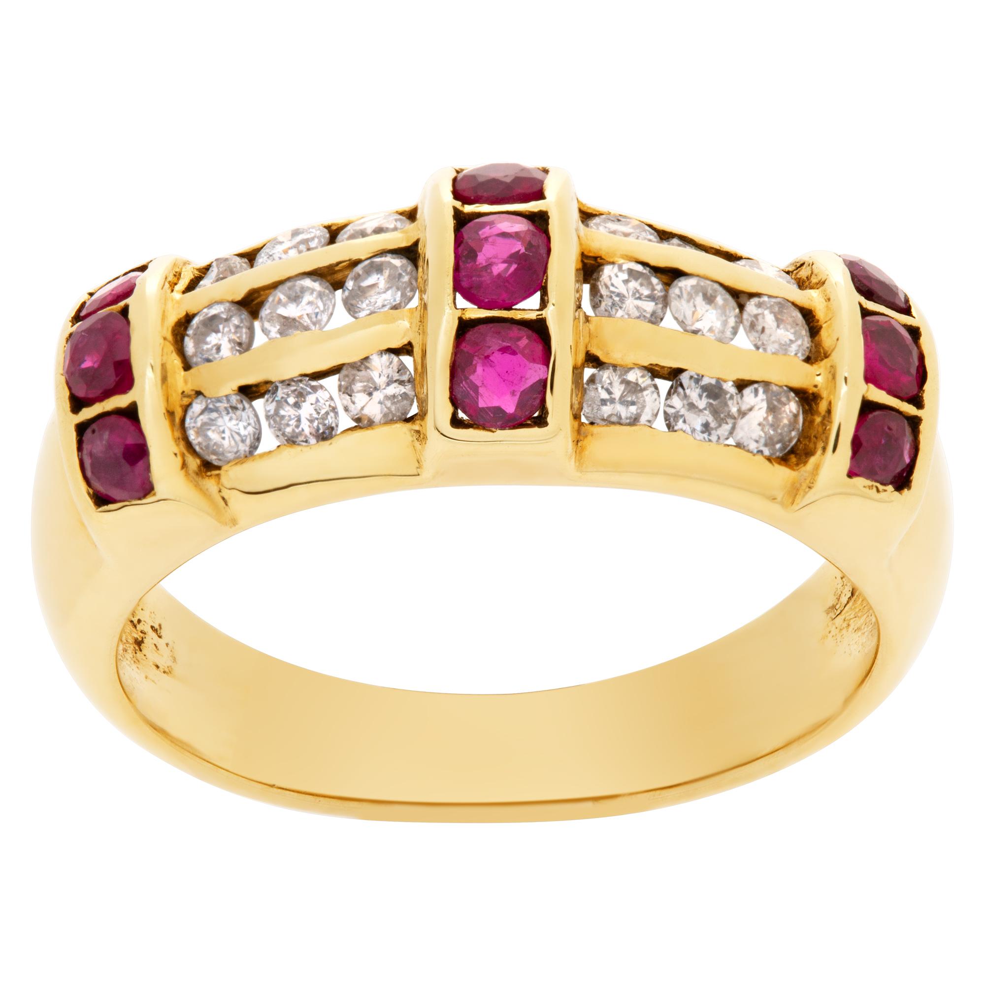 Schöner Ring mit Rubin und Diamanten in 14k. Größe 5.5

Dieser Diamantring hat derzeit die Größe 5,5. Einige Artikel können nach oben oder unten angepasst werden, bitte fragen Sie uns! Es wiegt 3 Pennygewichte und ist 14k.