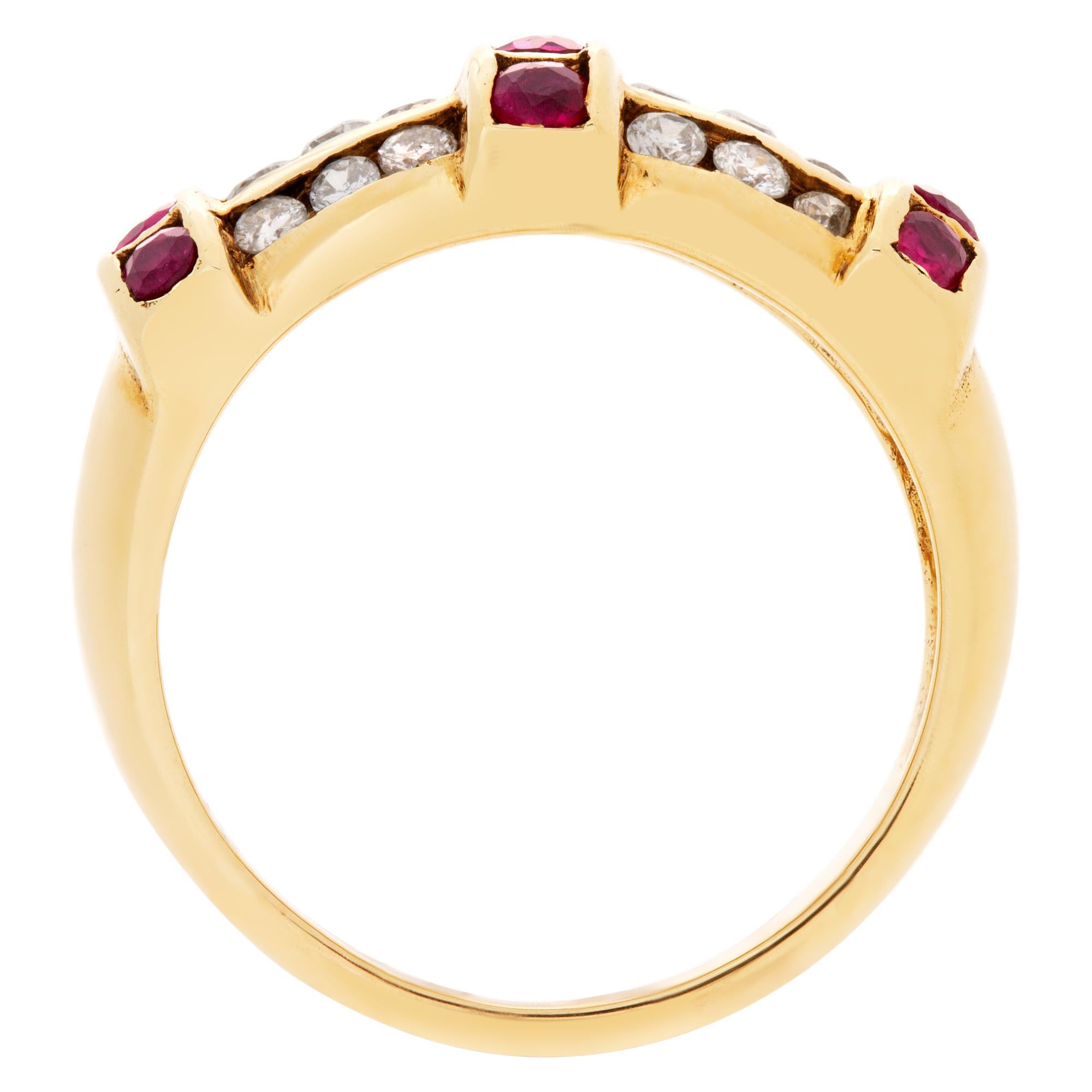 Ring mit Rubin und Diamanten aus 14 Karat Gelbgold Damen