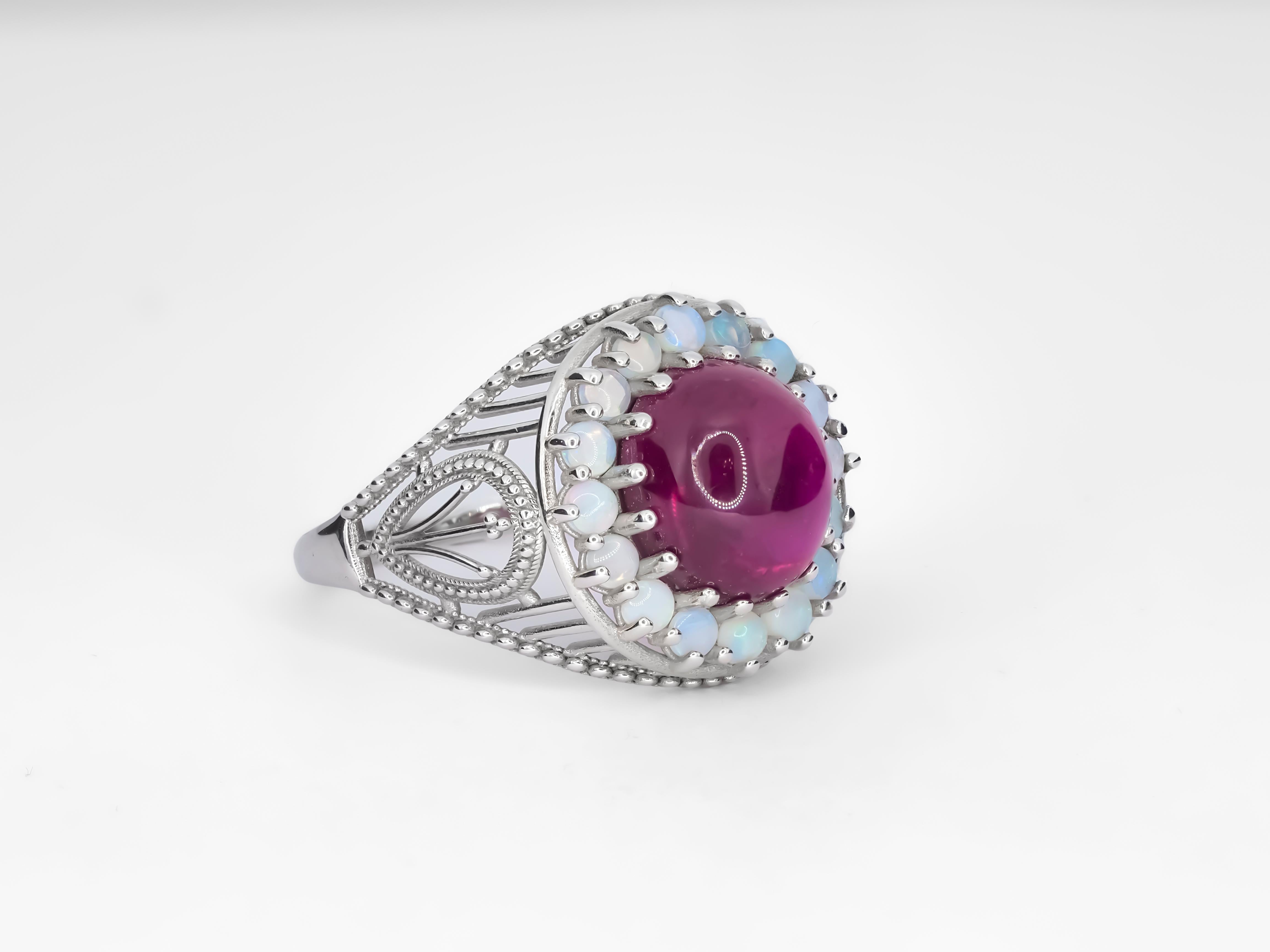 in vendita:  Anello massiccio di rubini e opali 2