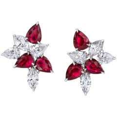 Boucles d'oreilles en grappe de diamants en forme de poire et rubis de 9,01 carats