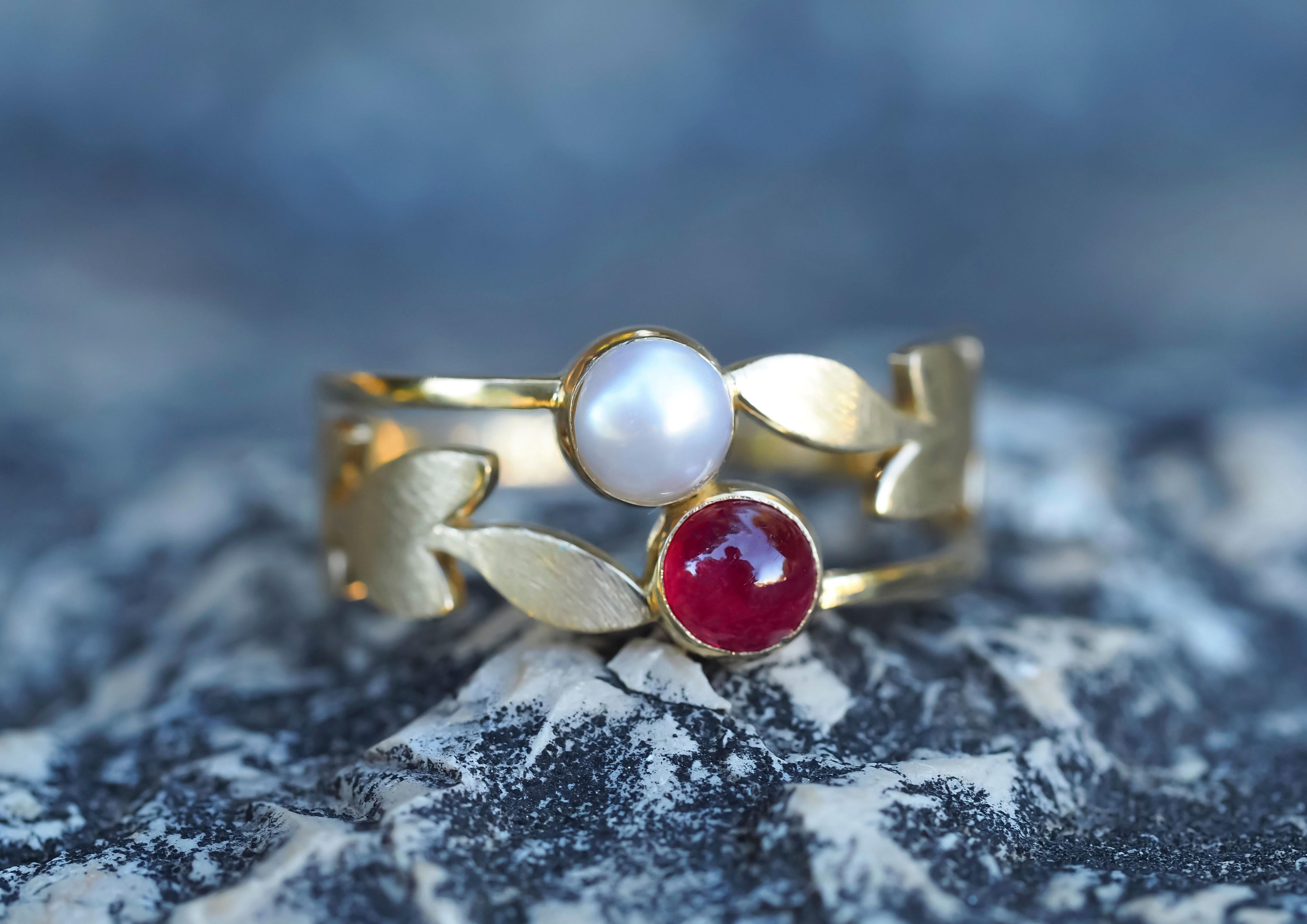 Ruby and pearl 14k gold ring. 
Cabochon ruby ring. Gold Leaves ring. Vintage ruby, pearl ring. Genuine ruby ring. Aniversary gift for her.

Metal: 14k gold
Weight 2.35 gr. depends from size.

Gemstones (all are tested by proffesional