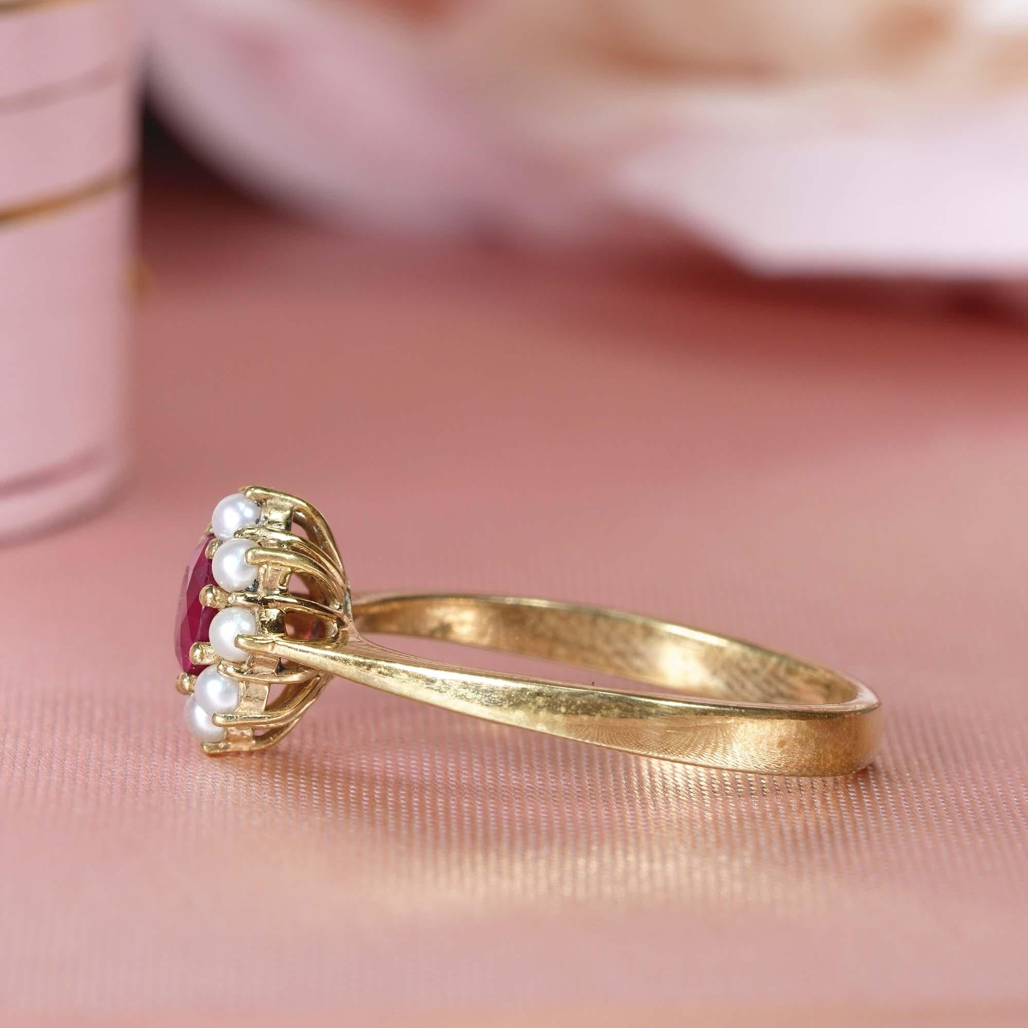 Anillo Floral Estilo Vintage de Rubí y Perla en Oro Amarillo Macizo de 14K en venta 6