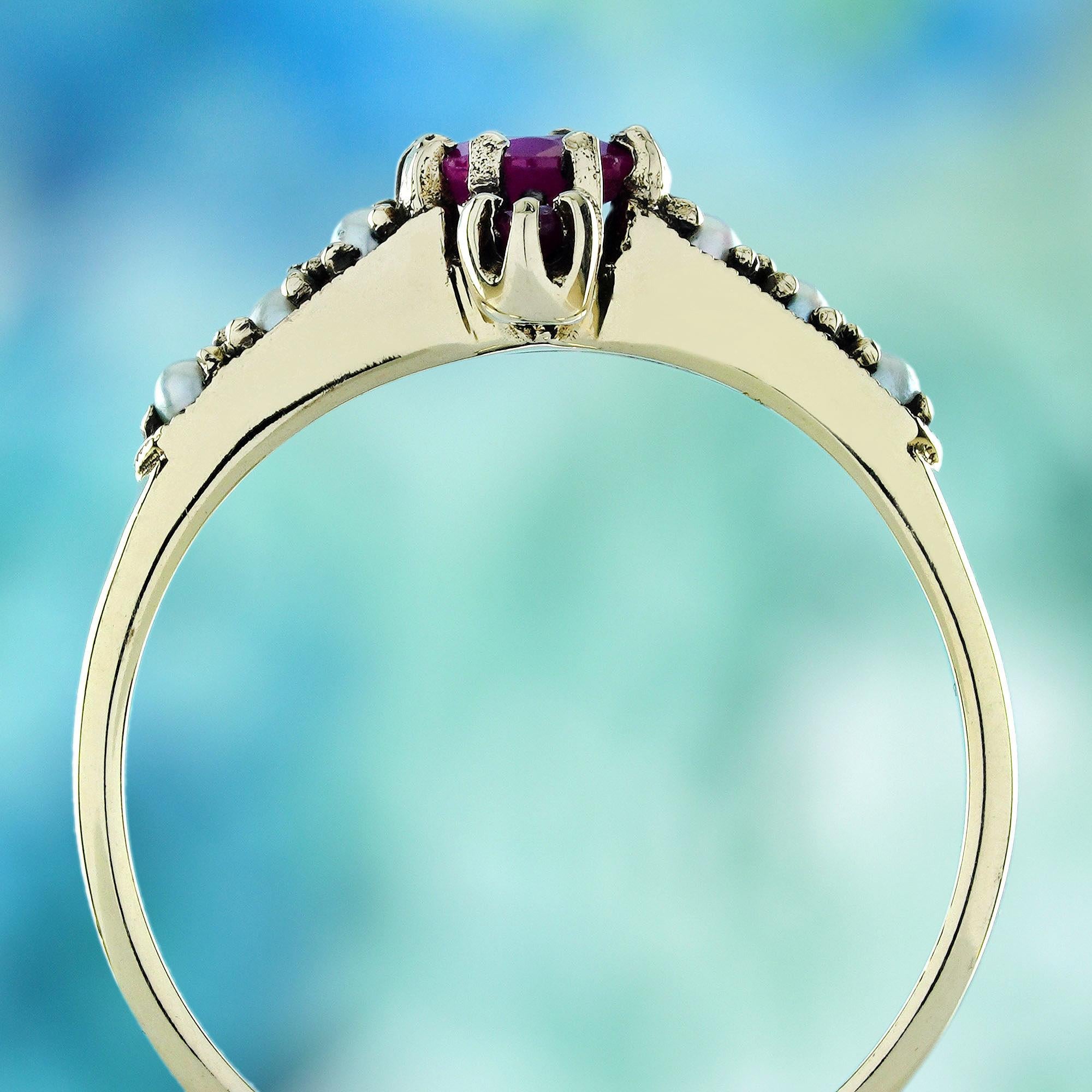 Ruby and Pearl Vintage Style Ring in Solid 9K Yellow Gold In condizioni Nuovo in vendita a Bangkok, TH