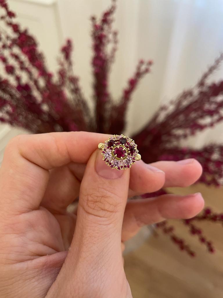 For Sale:  Ruby and Pink Sapphire Flower Ring in 18ct Yellow Gold 2