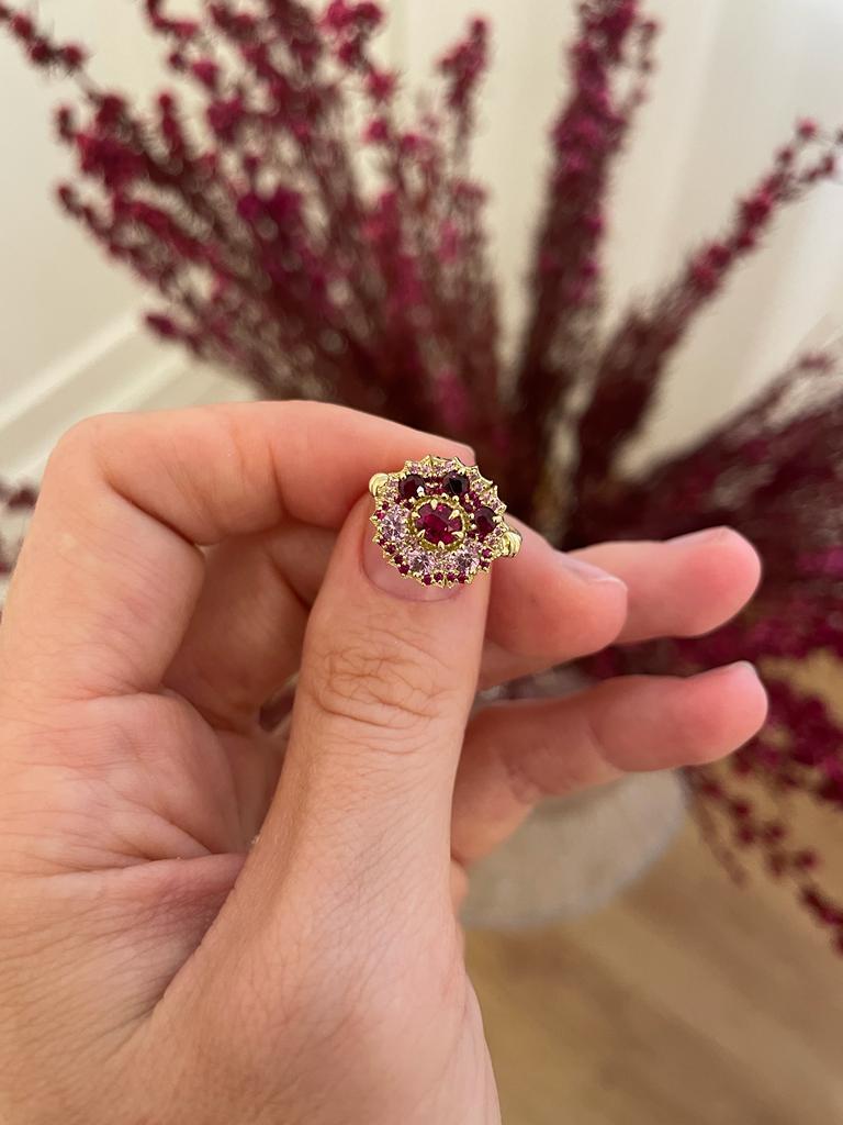 For Sale:  Ruby and Pink Sapphire Flower Ring in 18ct Yellow Gold 3