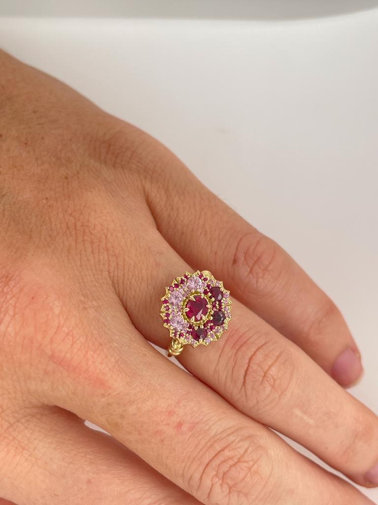 For Sale:  Ruby and Pink Sapphire Flower Ring in 18ct Yellow Gold 4