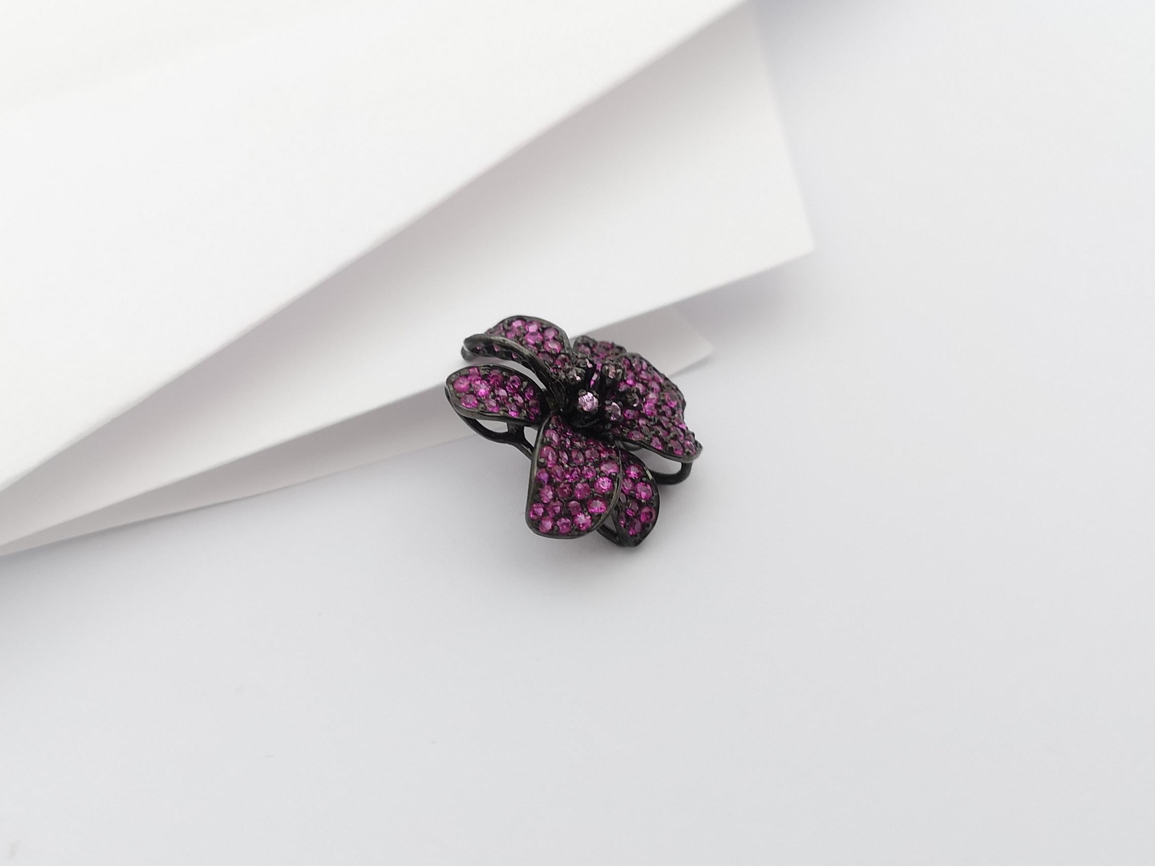 Colgante de rubí y zafiro rosa engarzados en plata Corte redondo en venta