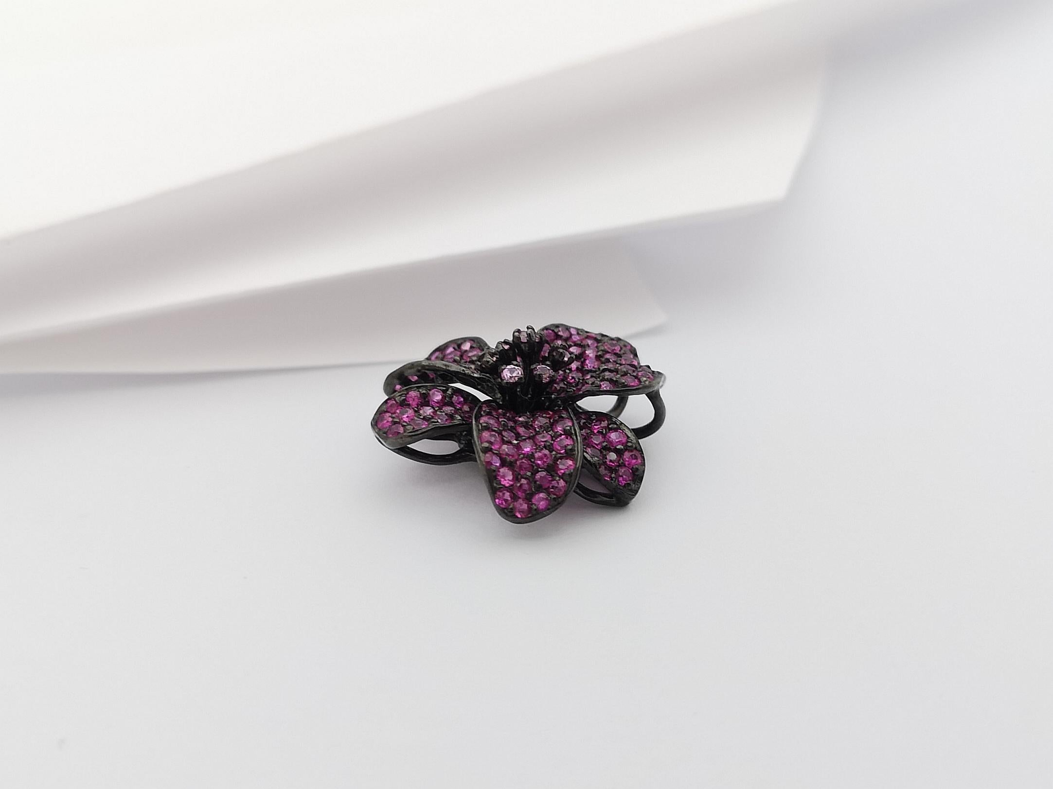 Colgante de rubí y zafiro rosa engarzados en plata en venta 1