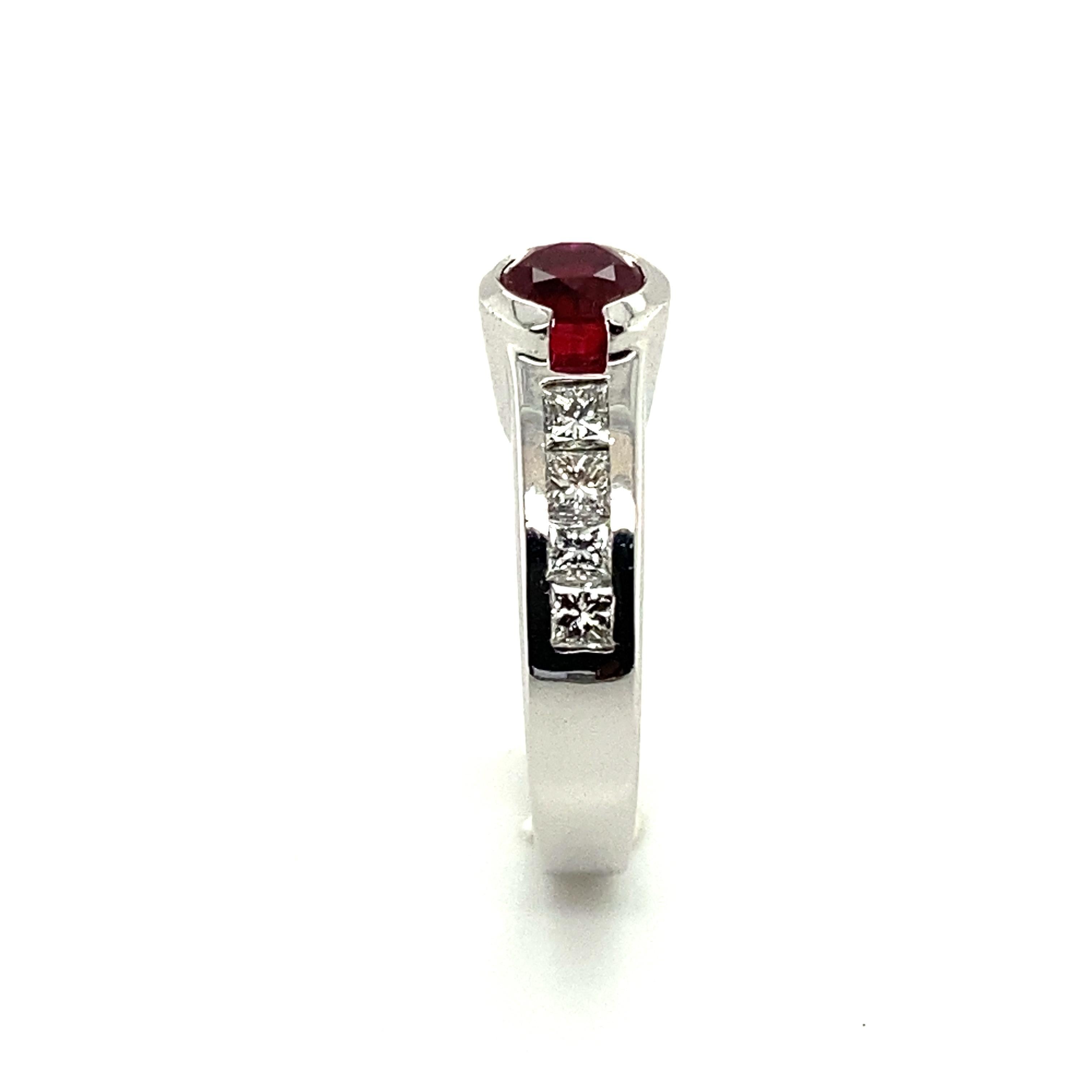 Ruby and Princess-Cut Diamond Ring in 18 Karat White Gold For Sale 4