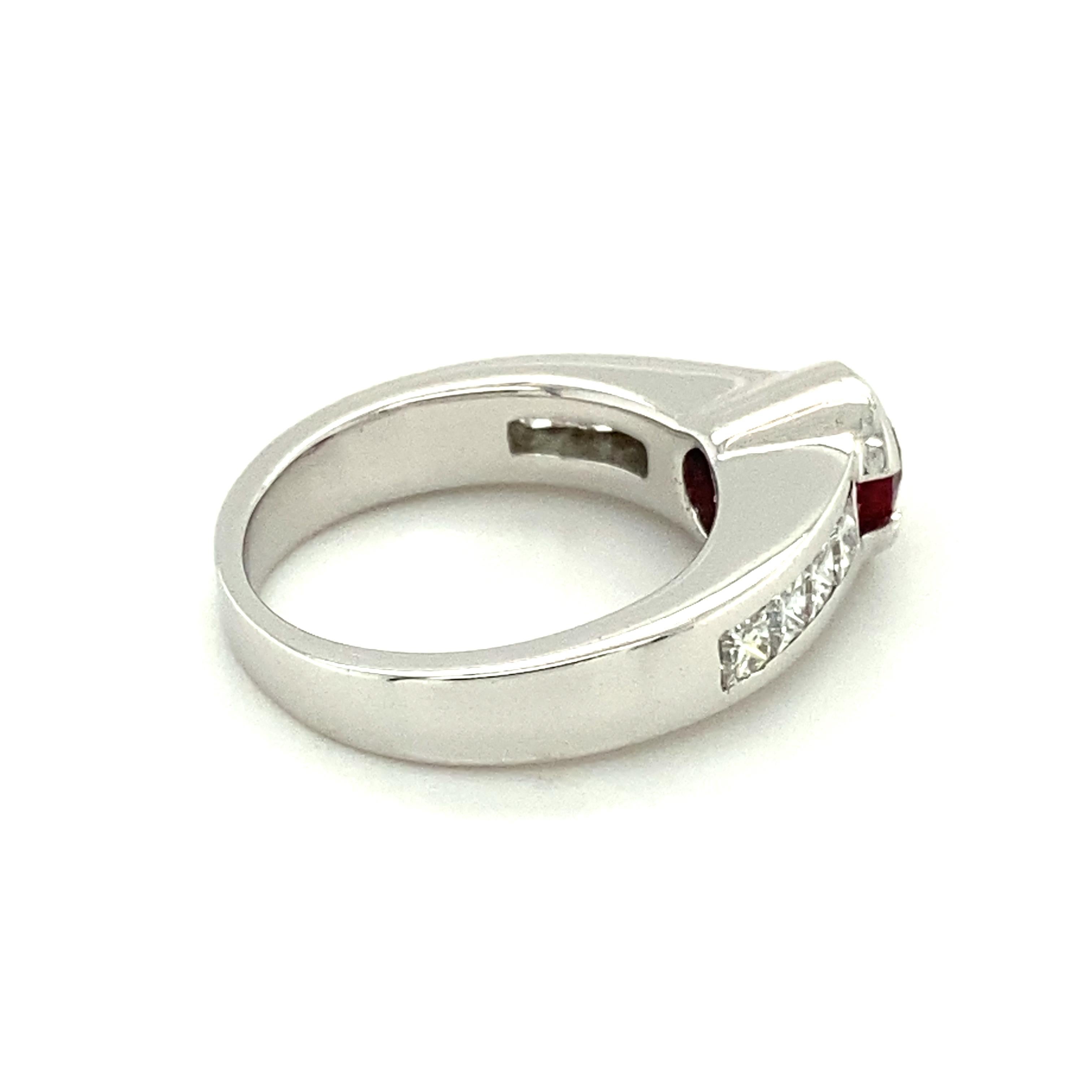 Ruby and Princess-Cut Diamond Ring in 18 Karat White Gold For Sale 6