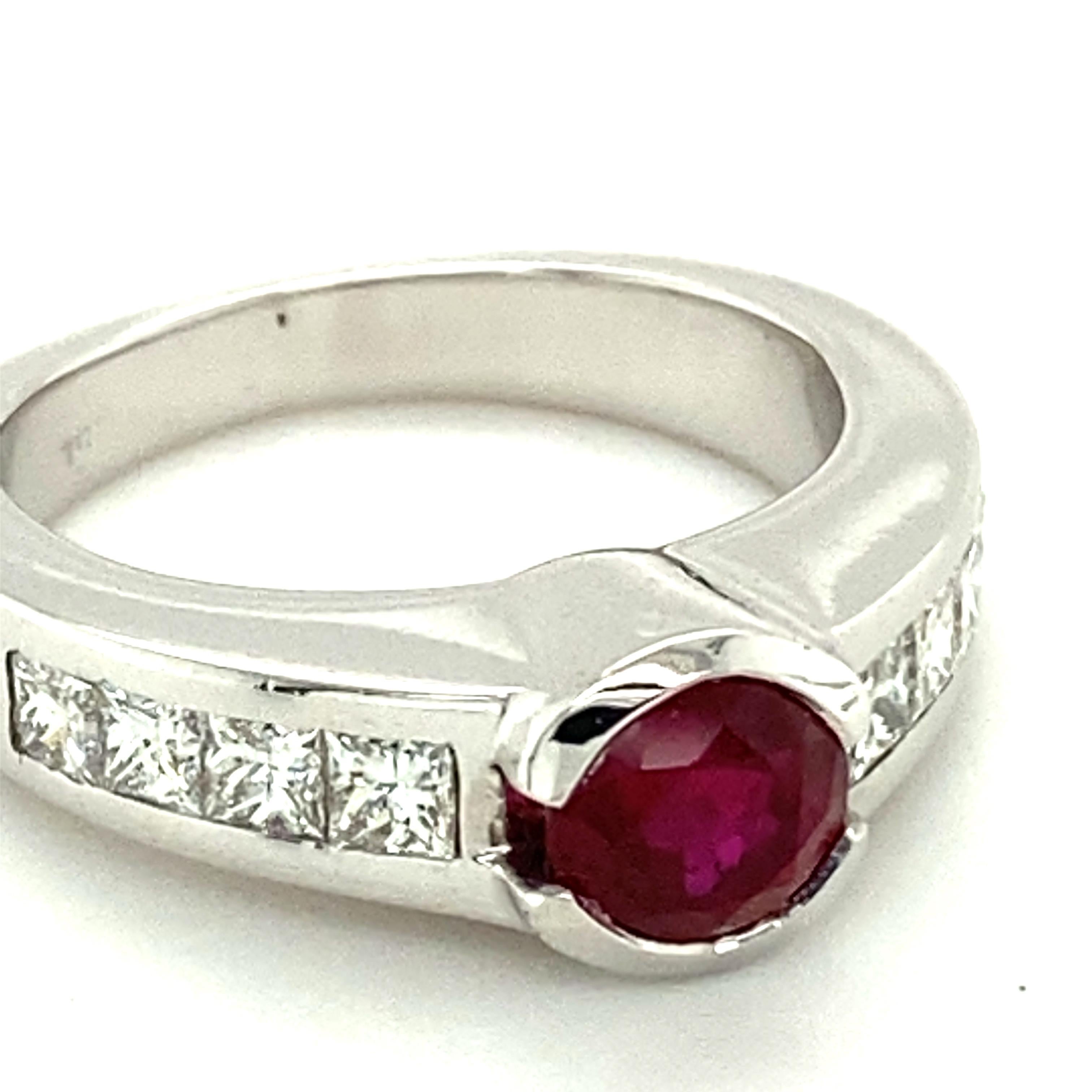 Ruby and Princess-Cut Diamond Ring in 18 Karat White Gold For Sale 7