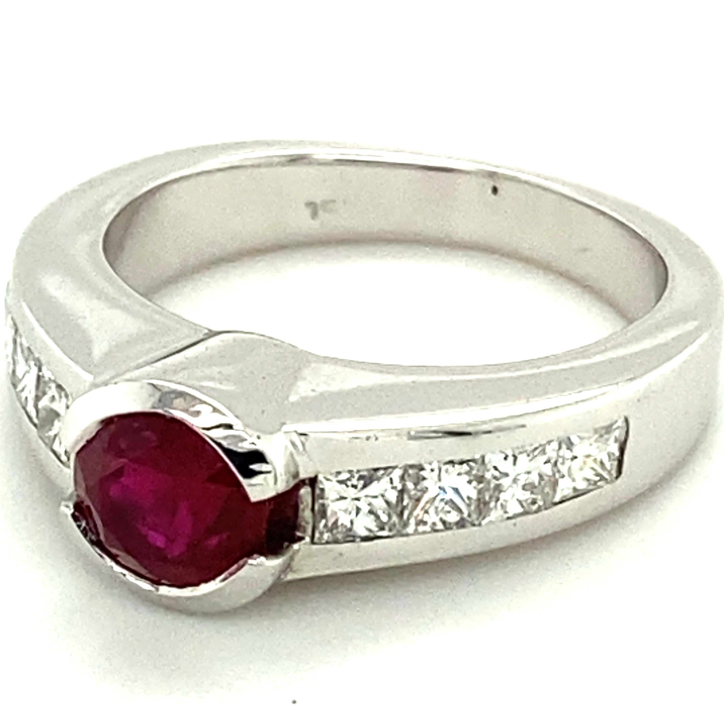 Women's or Men's Ruby and Princess-Cut Diamond Ring in 18 Karat White Gold For Sale