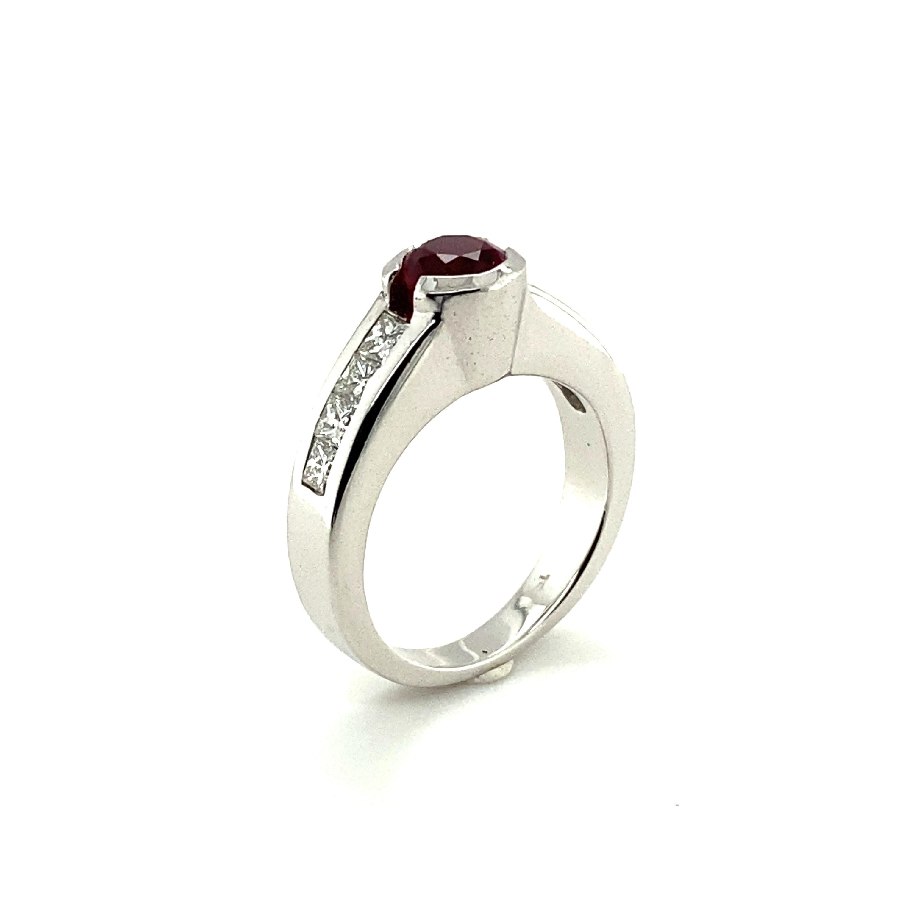 Ruby and Princess-Cut Diamond Ring in 18 Karat White Gold For Sale 1