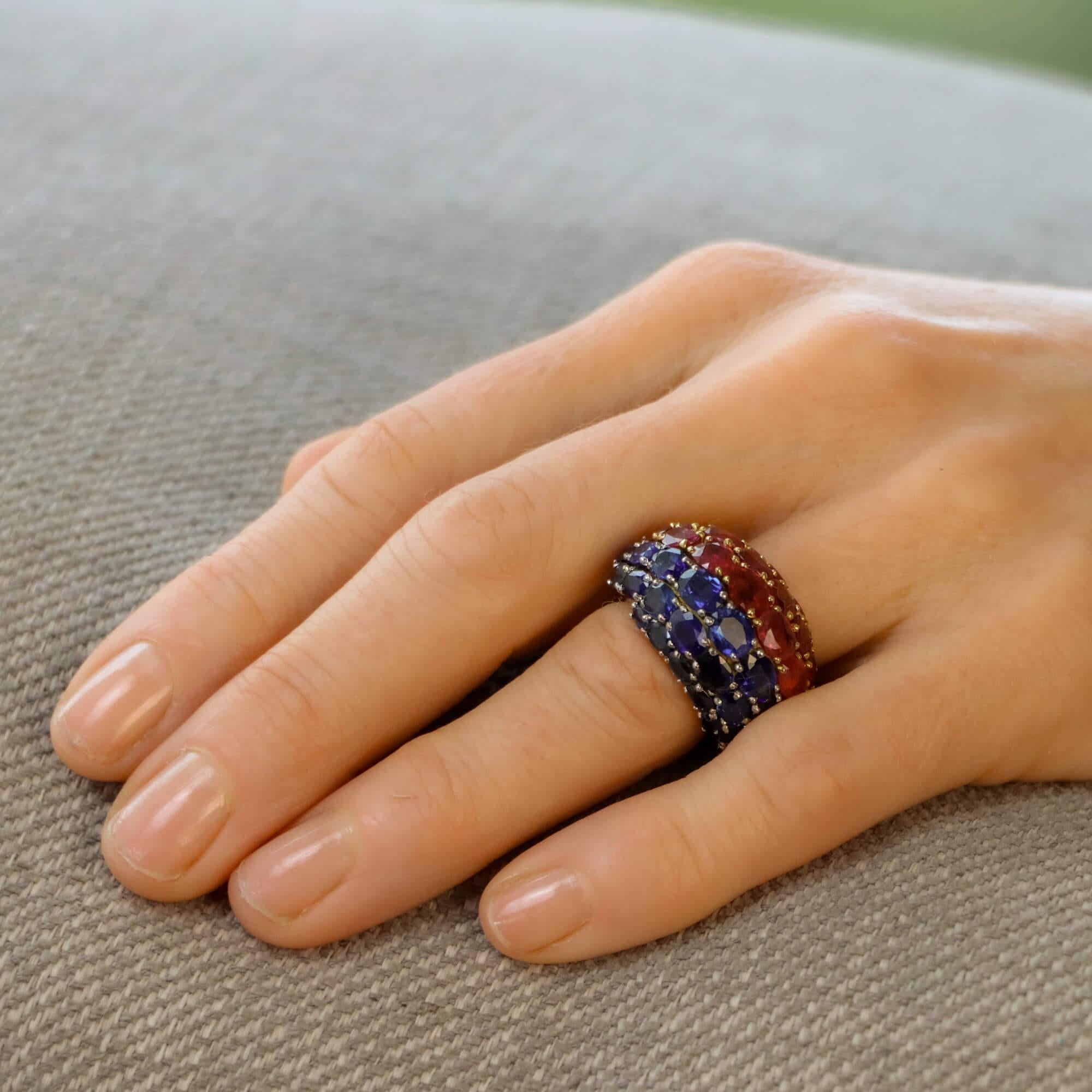 Ruby and Sapphire Bombe Ring Set in 18 Karat Yellow Gold and Platinum In Good Condition In London, GB