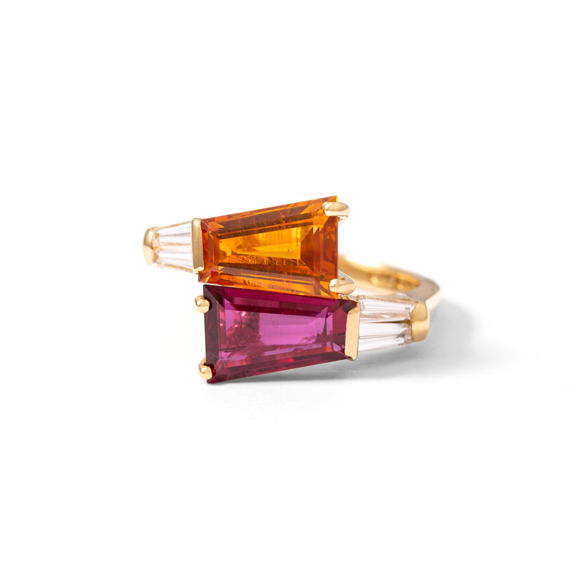 Ring in 18kt yellow gold set with one ruby 1.73 cts, one yellow sapphire 2.25 cts and 4 diamonds 0.53 cts Size 53