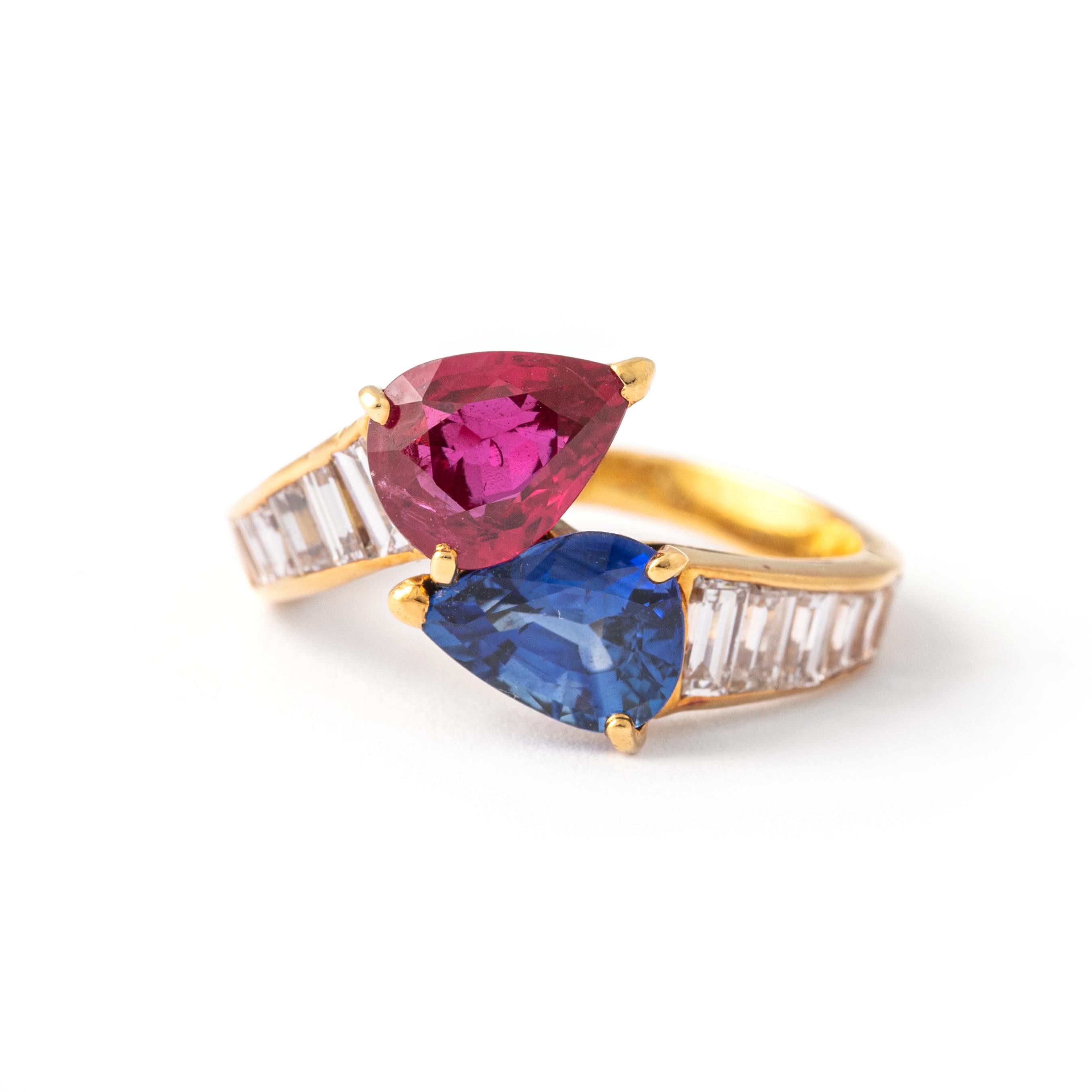 Bague en rubis et saphir de forme poire 