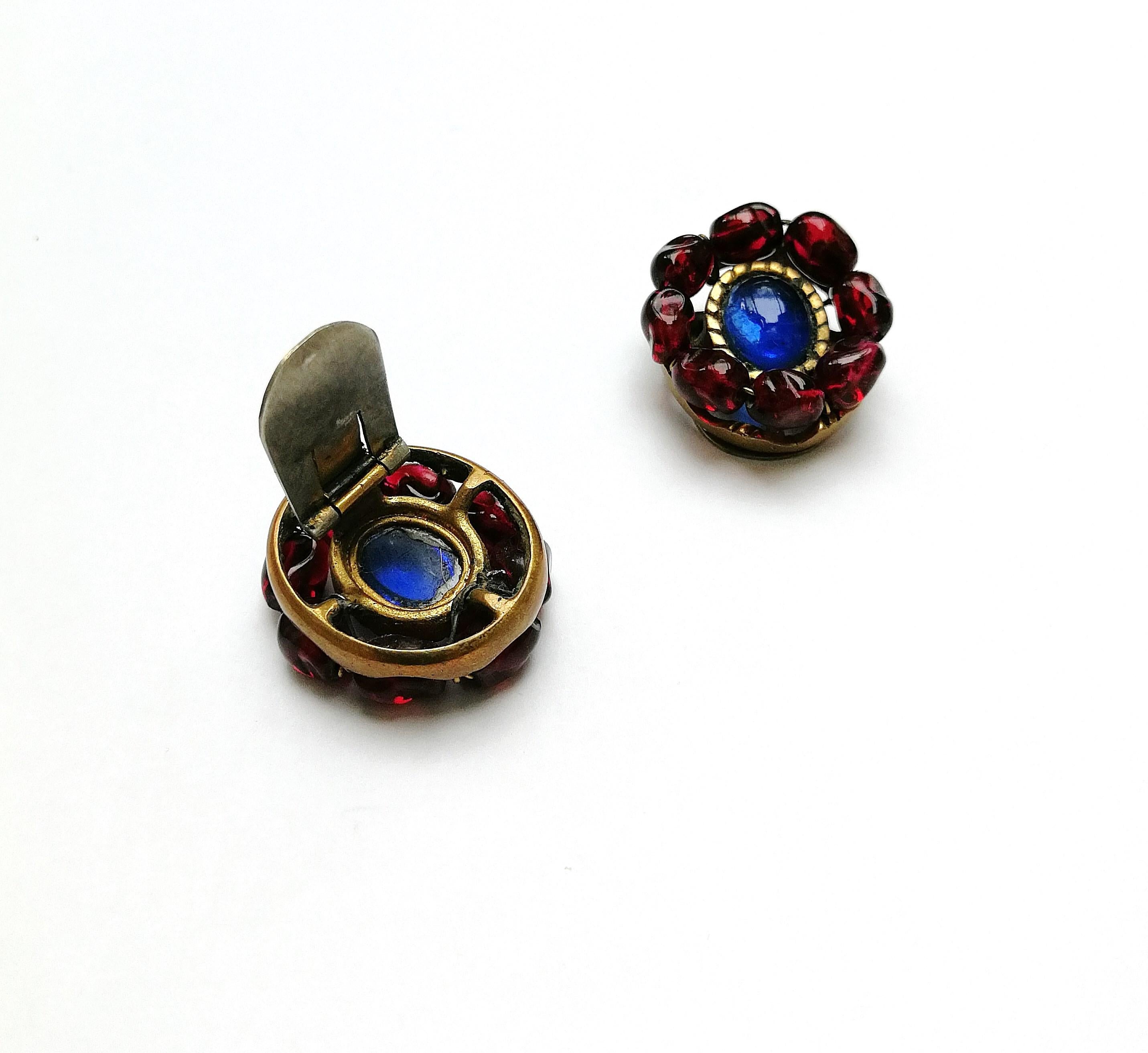 Ruby and sapphire poured glass earrings, att. Maison Gripoix for Chanel, 1930s. In Good Condition In Greyabbey, County Down