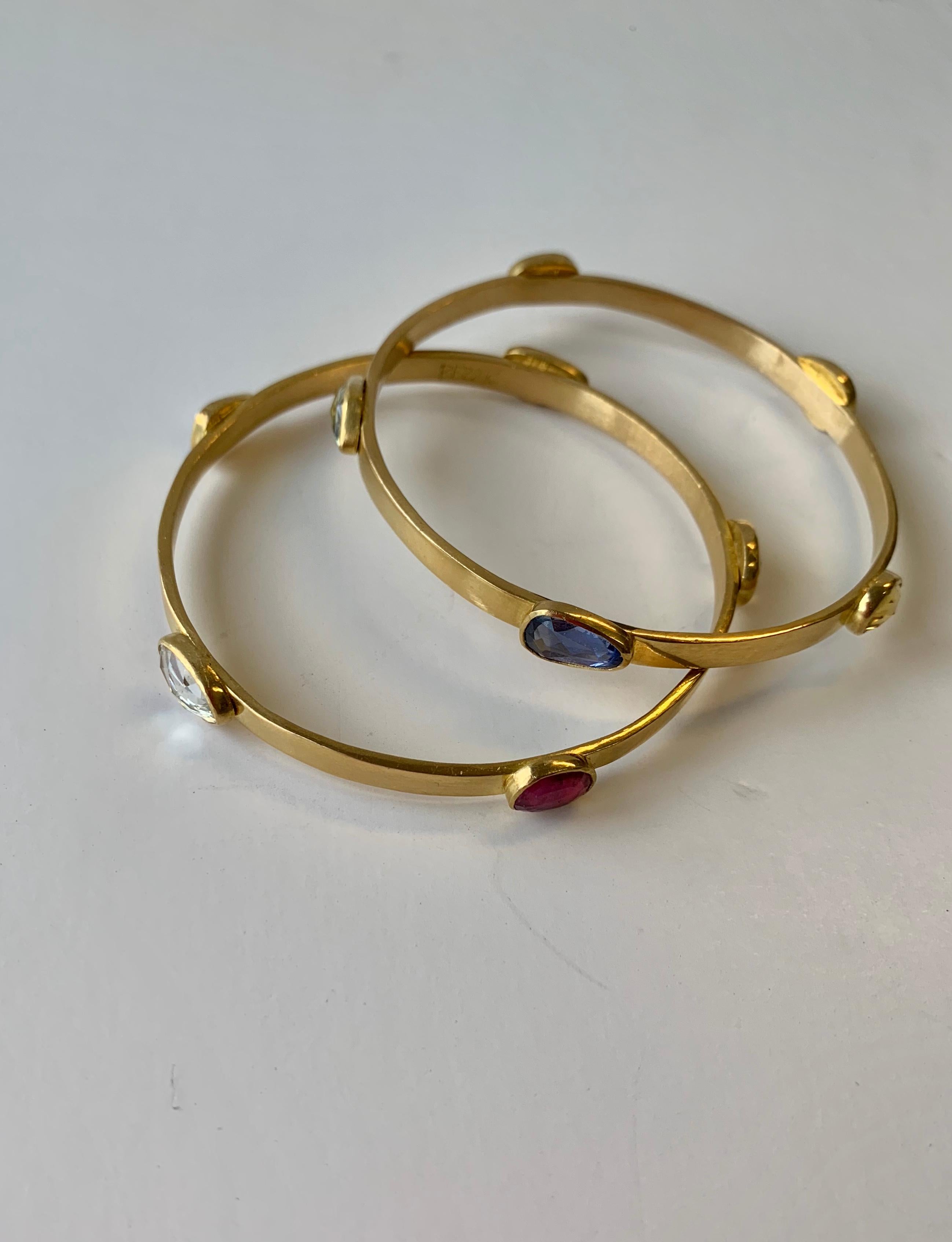 Ruby and Sapphires 22 Karat Gold Bangle Bracelets In New Condition For Sale In New York, NY