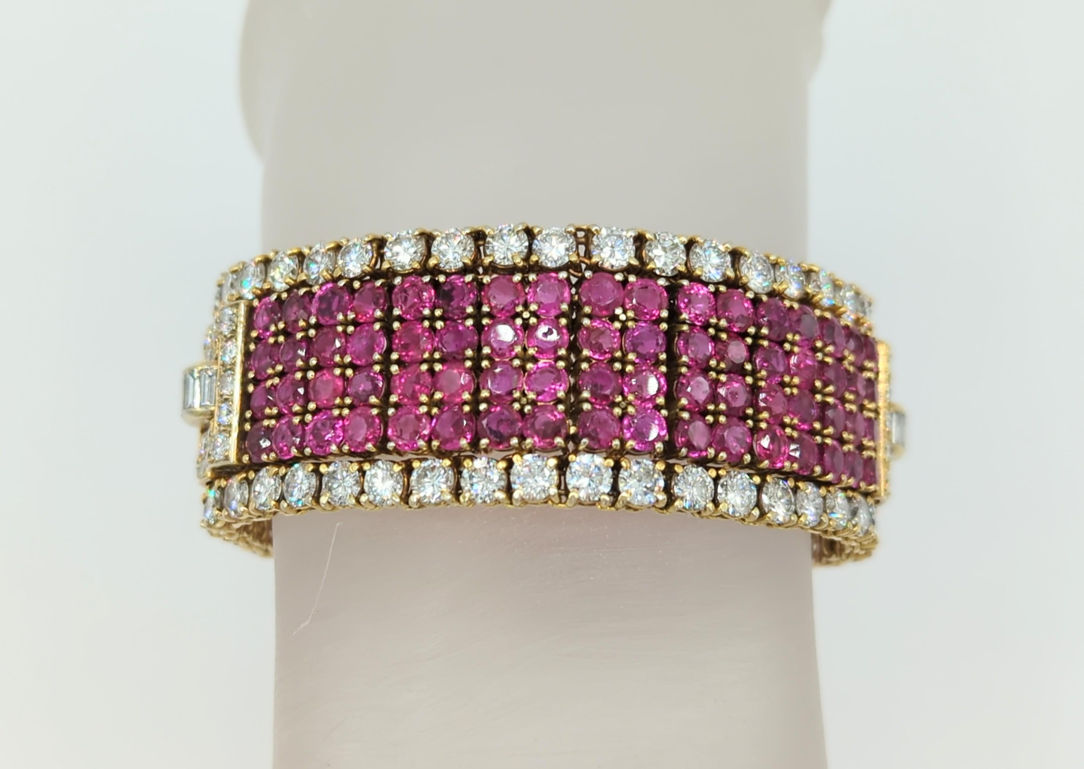 Ruby and White Diamond Bracelet in 18K Yellow Gold In New Condition For Sale In Los Angeles, CA