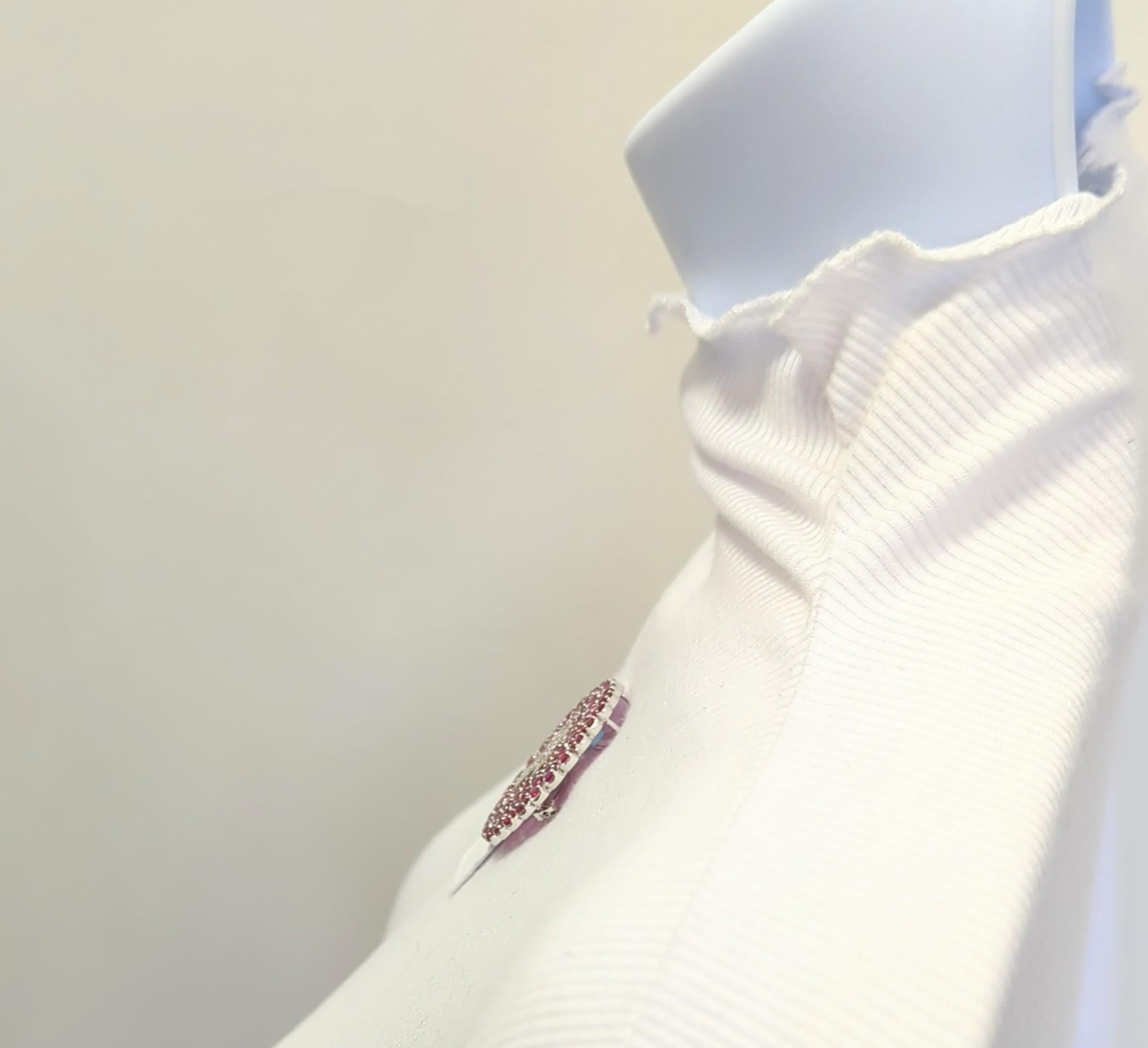 Taille ronde Pendentif broche croix en platine, rubis et diamant blanc en vente
