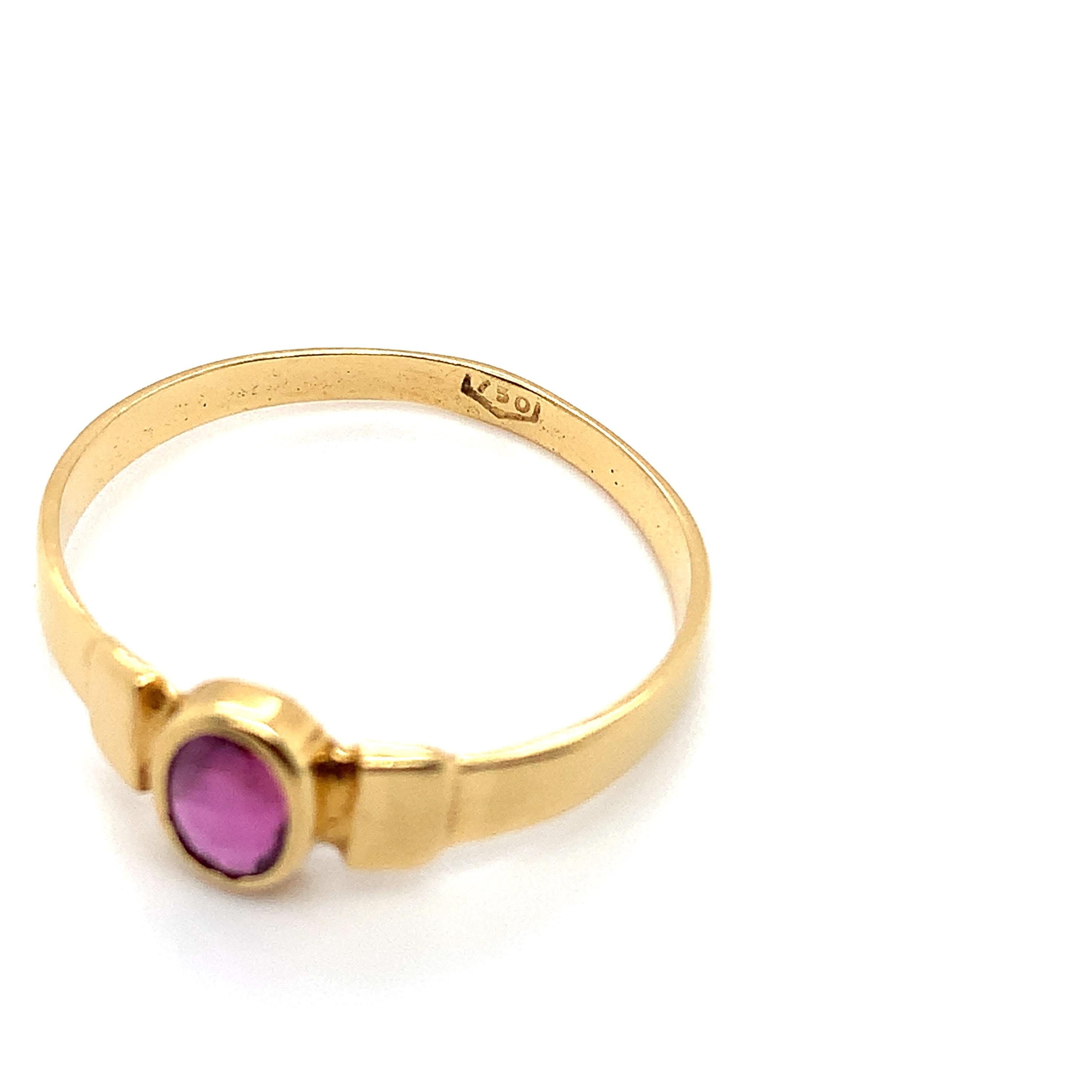Modern Ruby Antique Engagement Ring 18k Yellow Gold For Sale