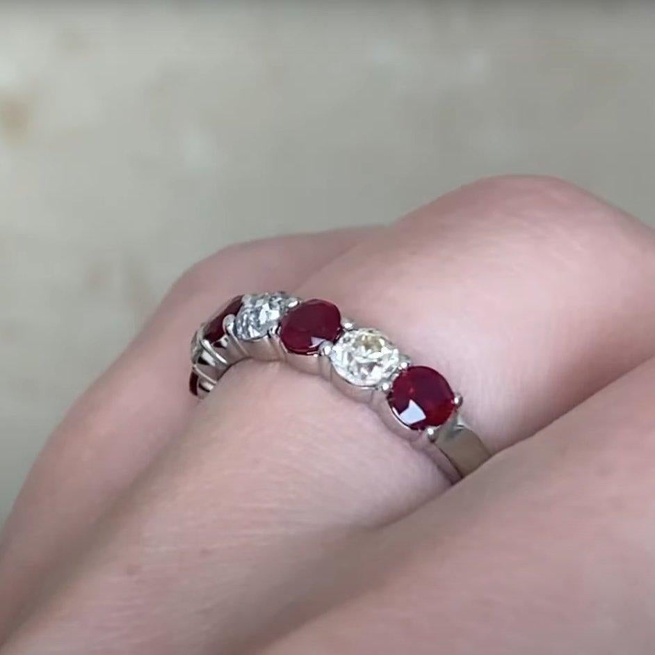 Donna Fascia Eternity con rubino (circa 0,9 carati) e diamante (circa 0,60 carati), platino in vendita