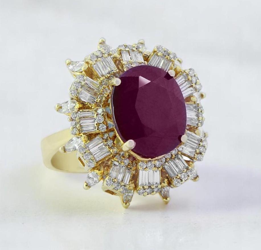 Anello con gemma aureola di rubino in oro massiccio 14k (certificato) in vendita
