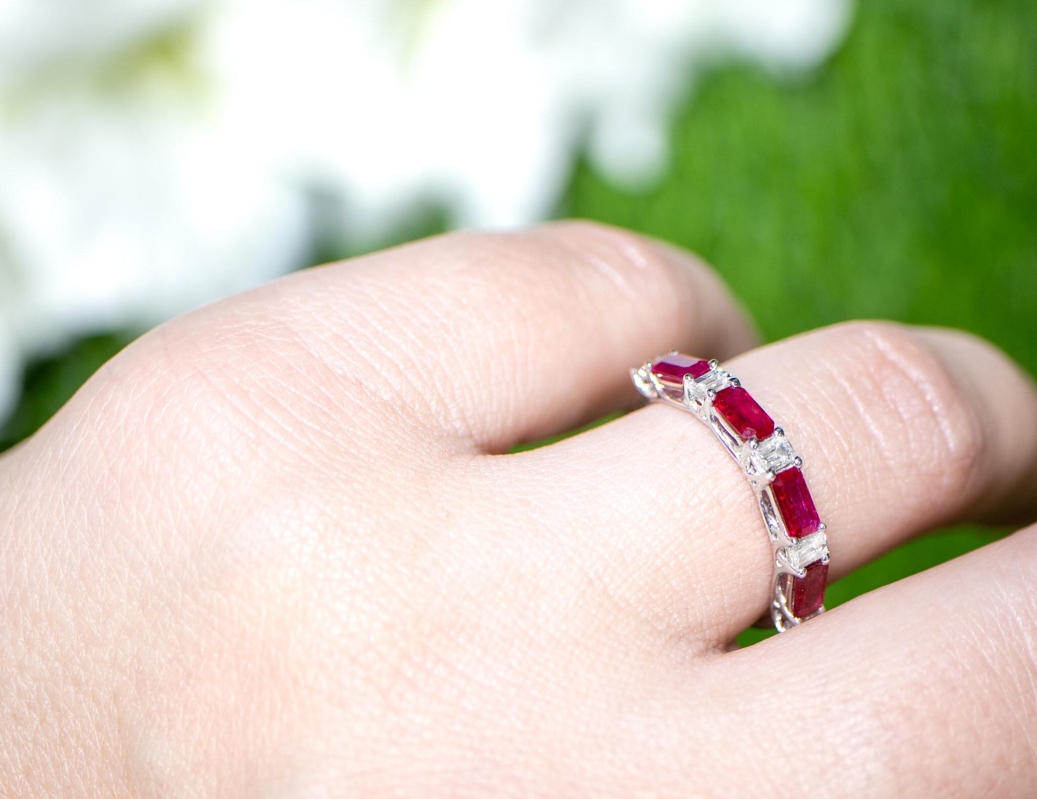 Octagon Cut Ruby Band Ring With Diamonds 1.30 Carats 18K Gold For Sale