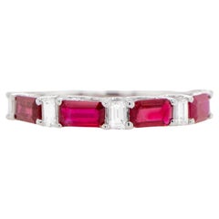 Anillo de rubí con diamantes 1,30 quilates Oro de 18 quilates
