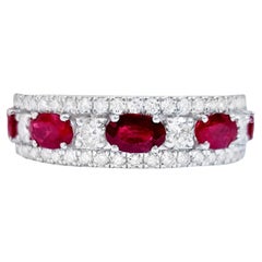 Anillo de rubí con diamantes 2,35 quilates Oro de 18 quilates