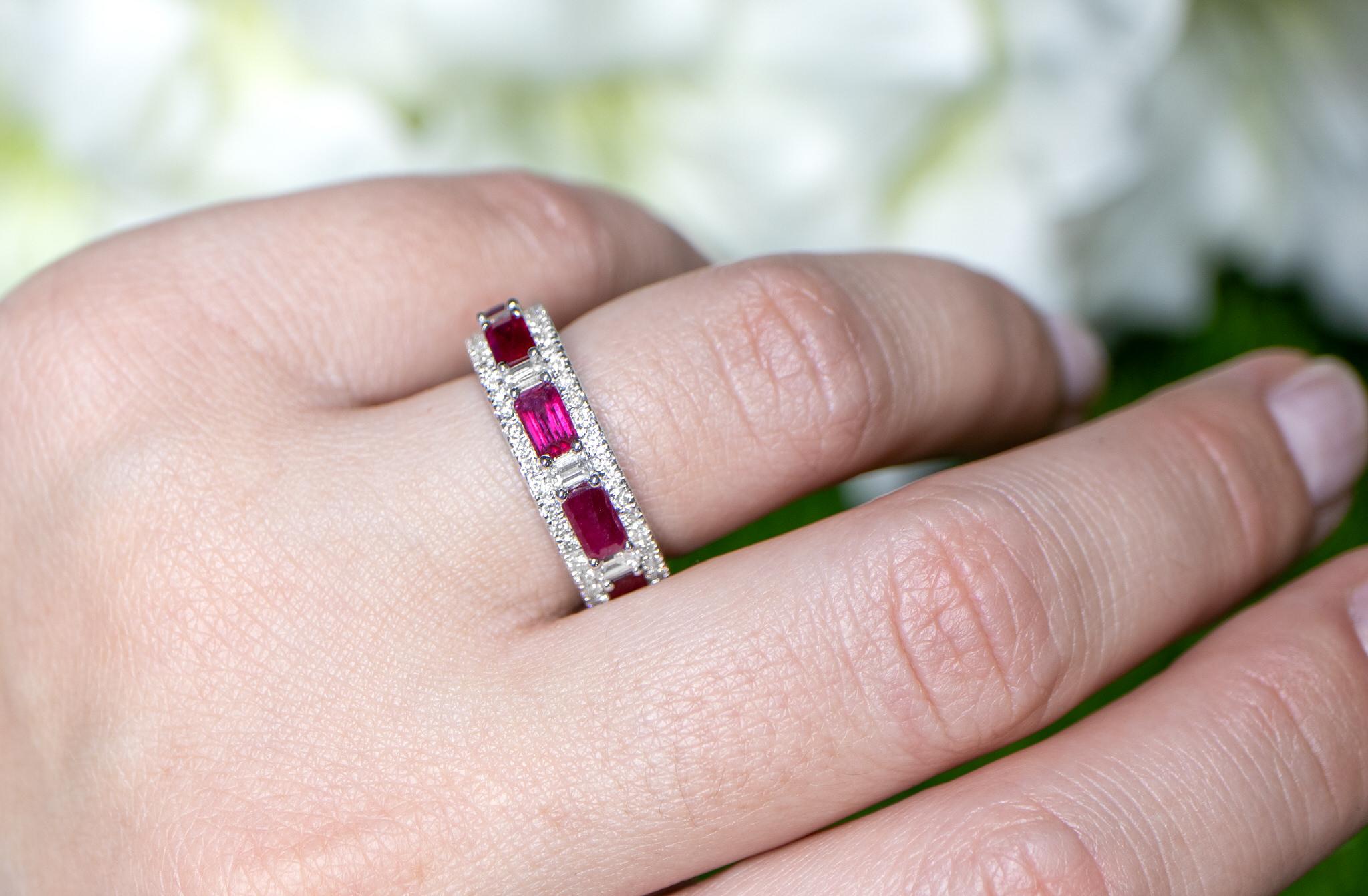 Emerald Cut Ruby Band Ring With Diamonds 2.45 Carats 18K Gold For Sale