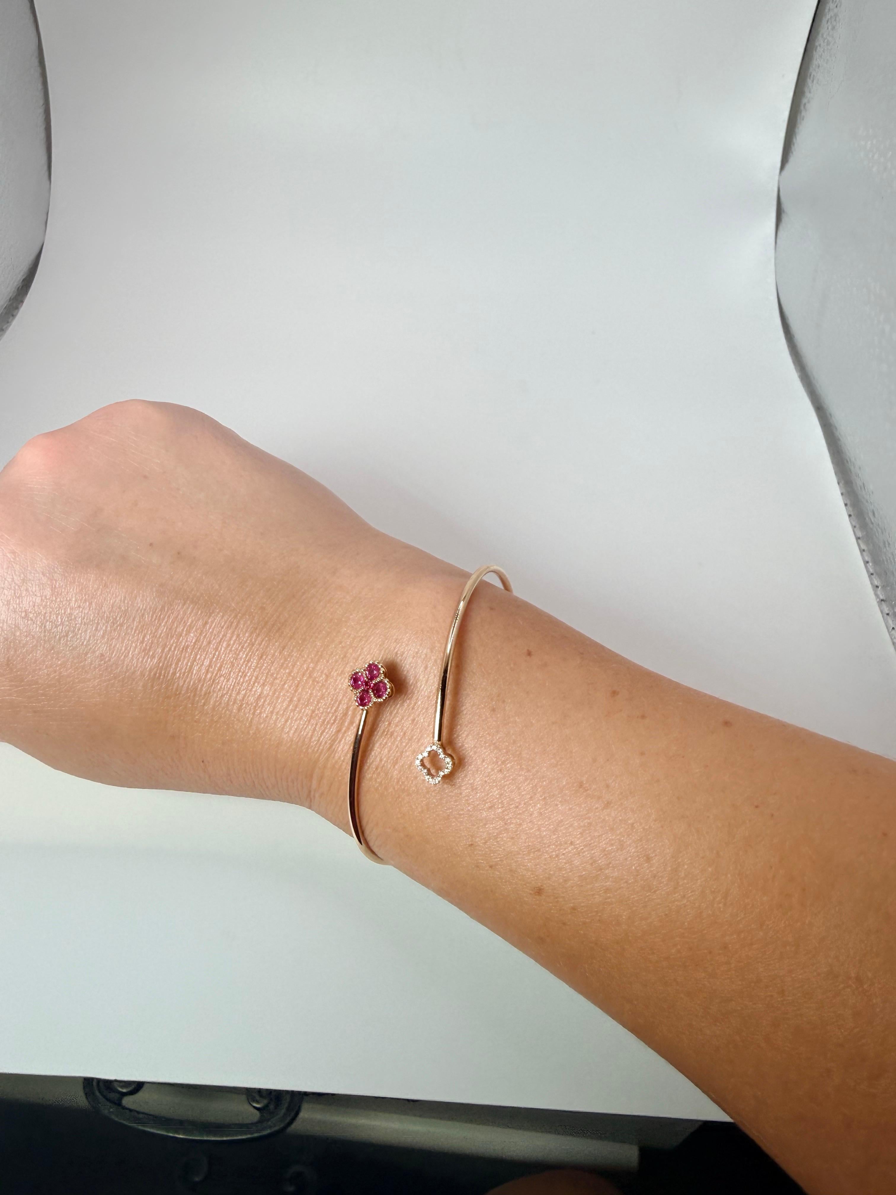 Ruby bangle flexible 14KT solid gold In New Condition For Sale In Jupiter, FL