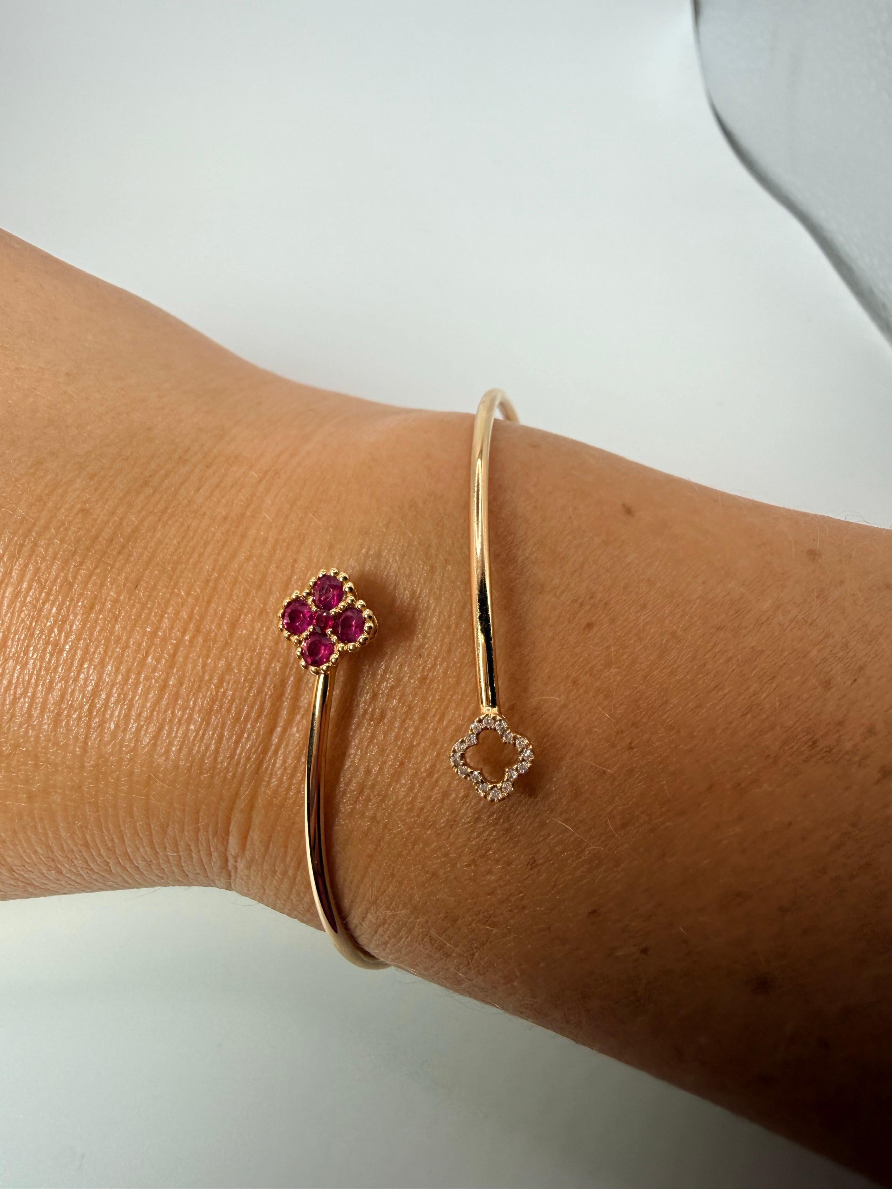 Women's or Men's Ruby bangle flexible 14KT solid gold For Sale