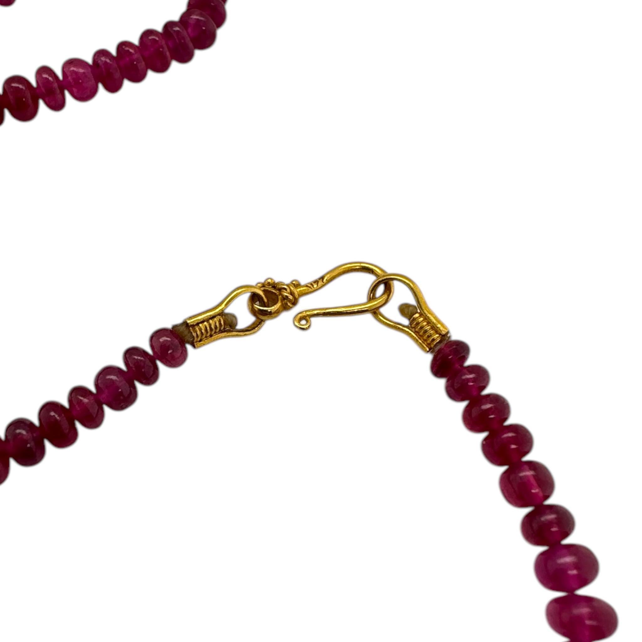 Collar de cuentas de rubí de oro amarillo de 22 quilates en venta 1