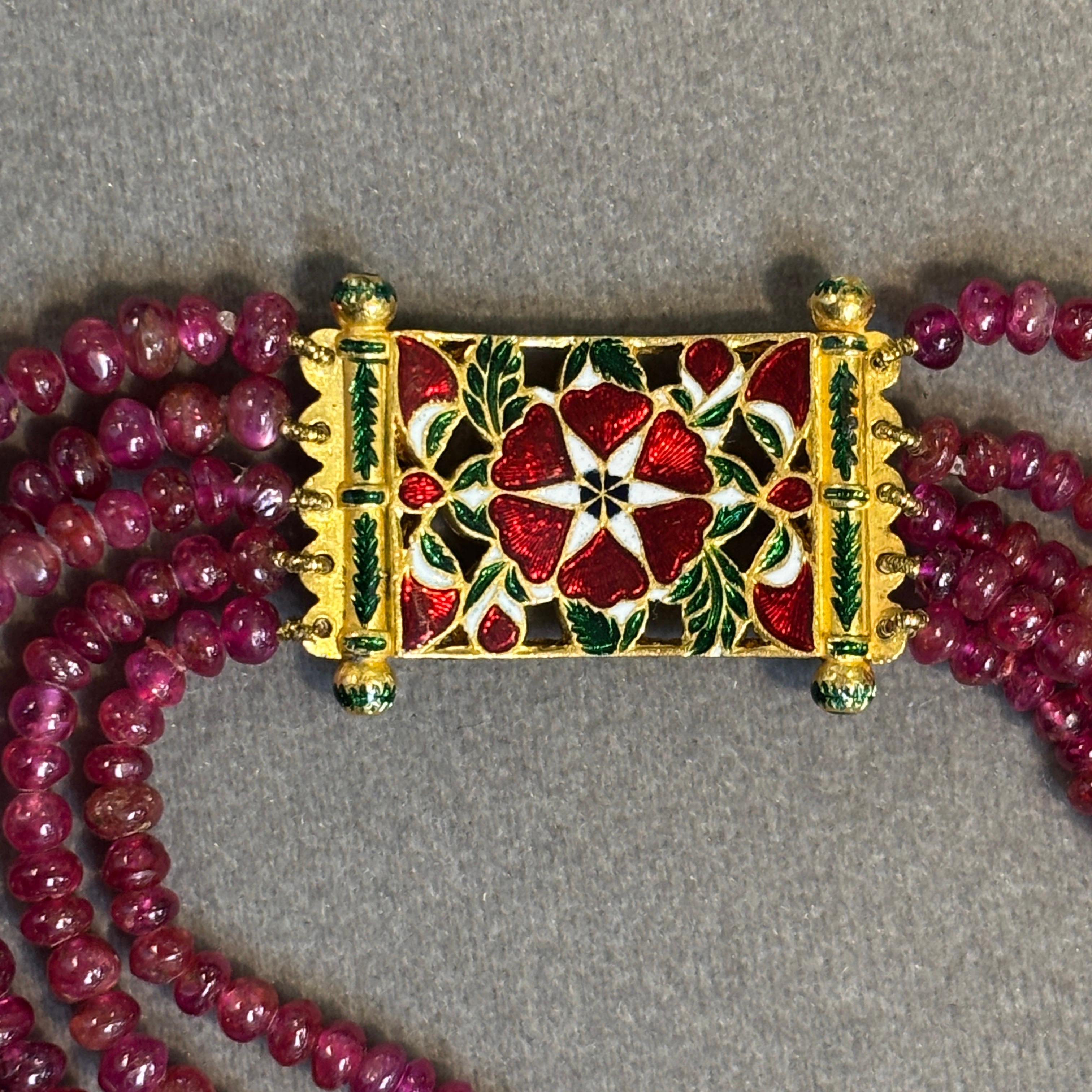 Collar de cuentas de rubí en venta 3