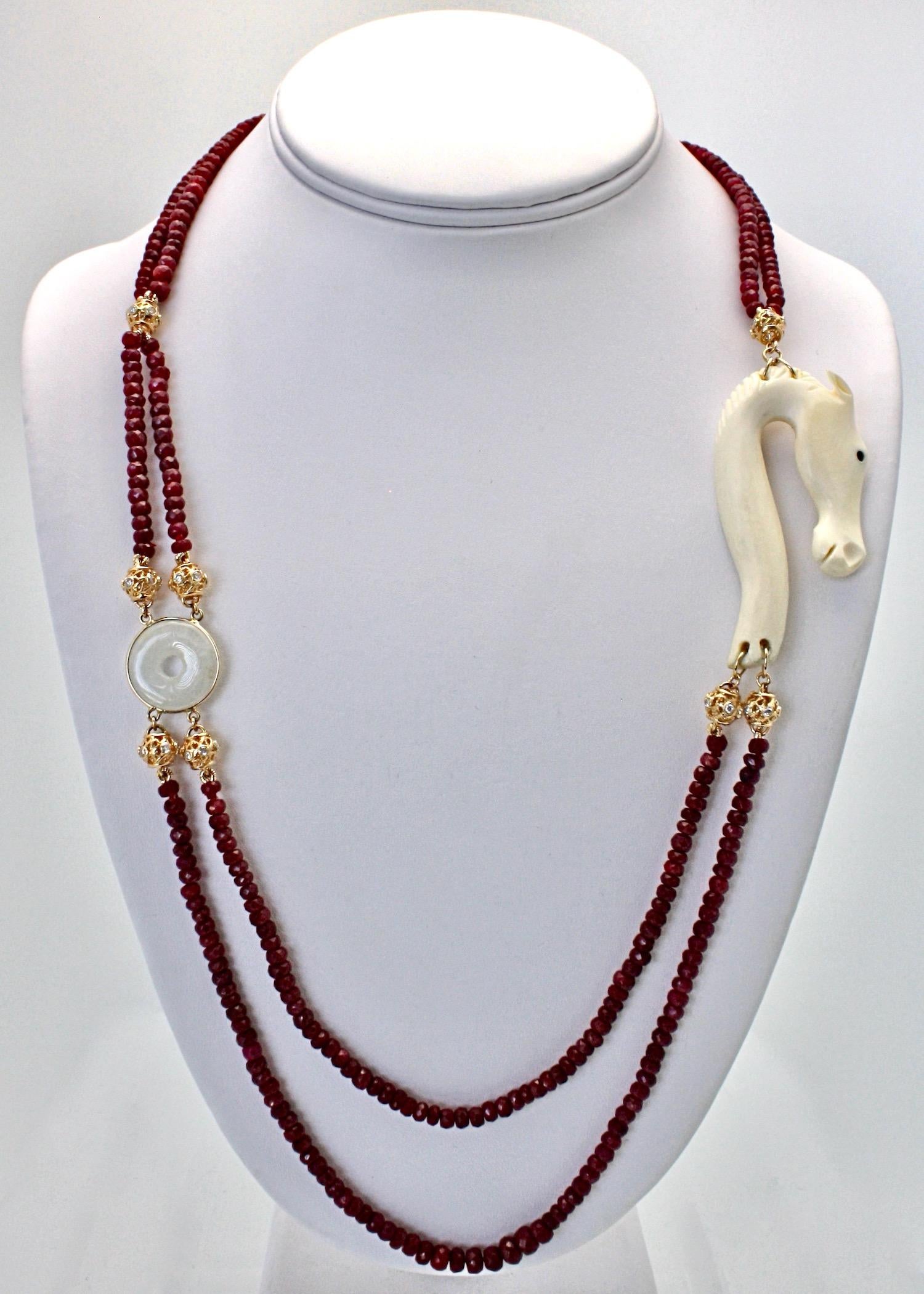 Collar de cuentas de rubí con jade, hueso y diamantes Oro amarillo de 18 quilates en venta 2