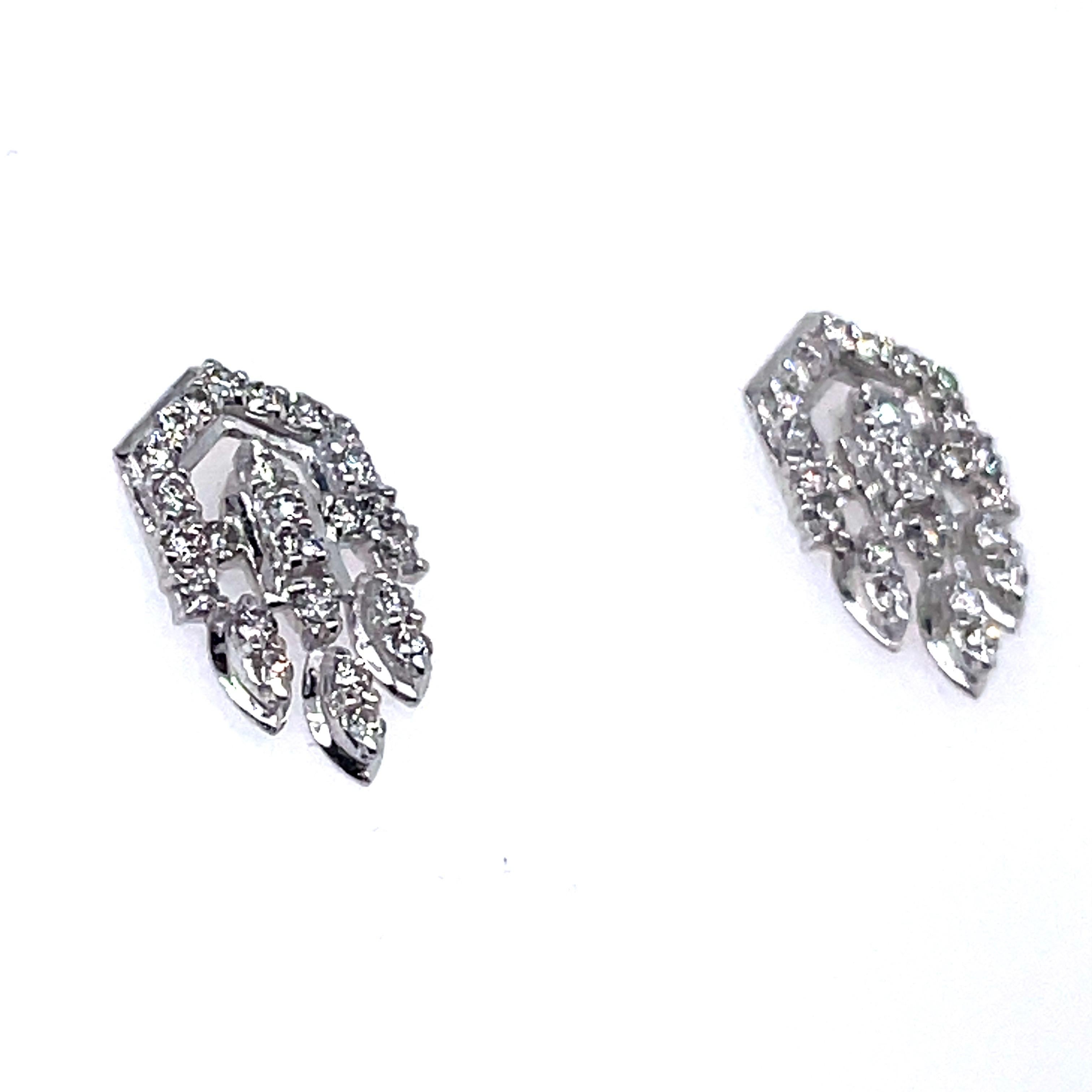 Contemporary 14k White Gold Diamond Cts 1.12 Paw Earrings For Sale