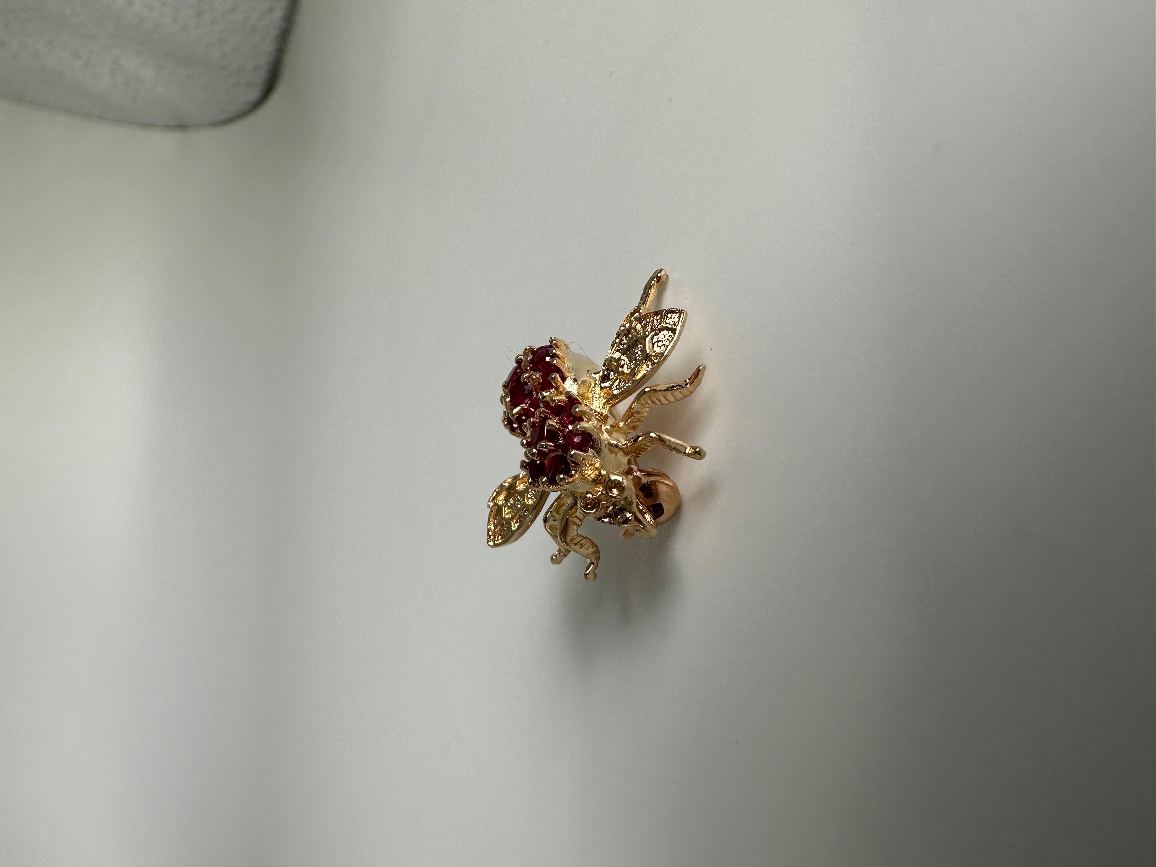 Broche Abeja Rubí 14KT oro amarillo Corte redondo en venta