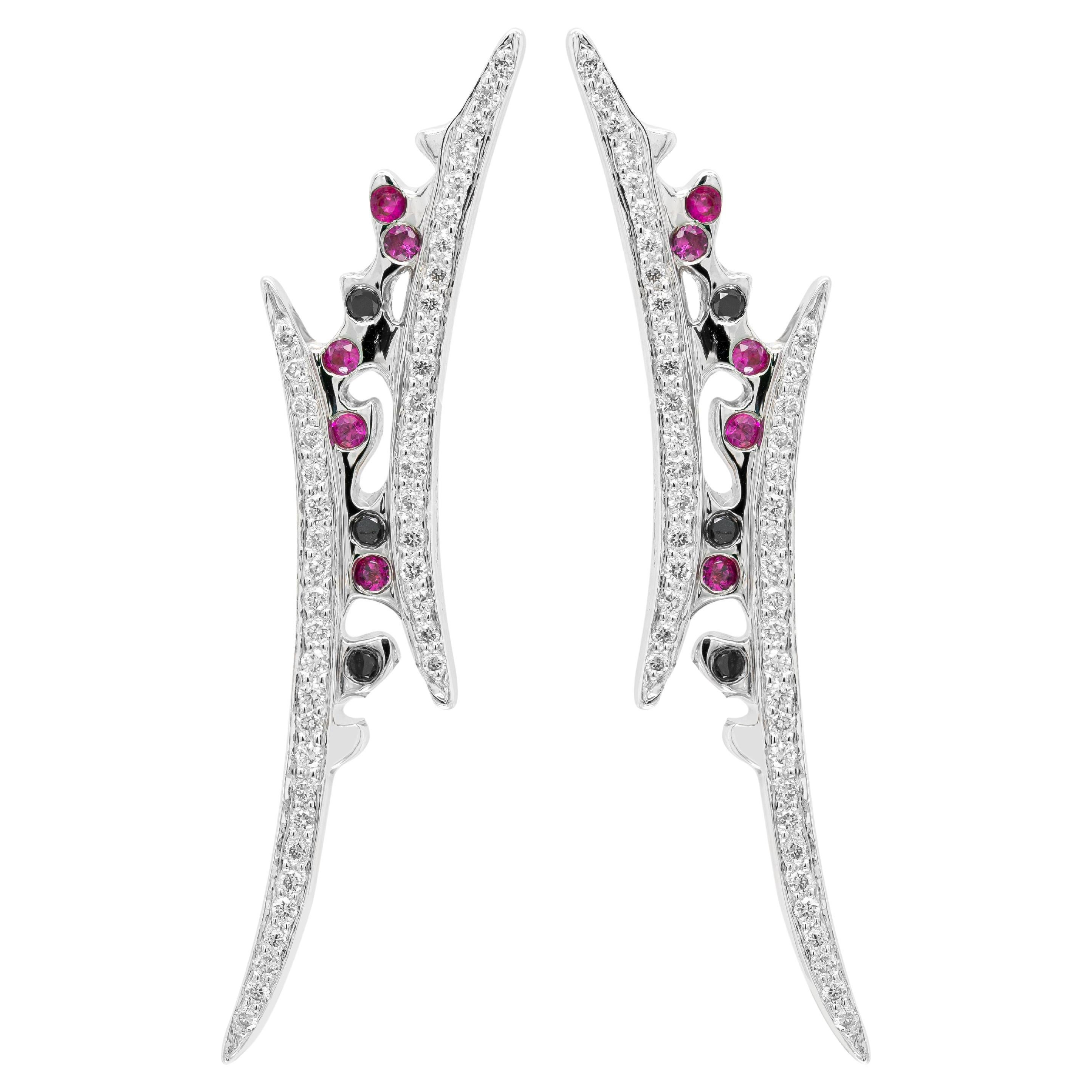 Boucles d'oreilles en or blanc 18 carats rubis, diamants noirs et blancs