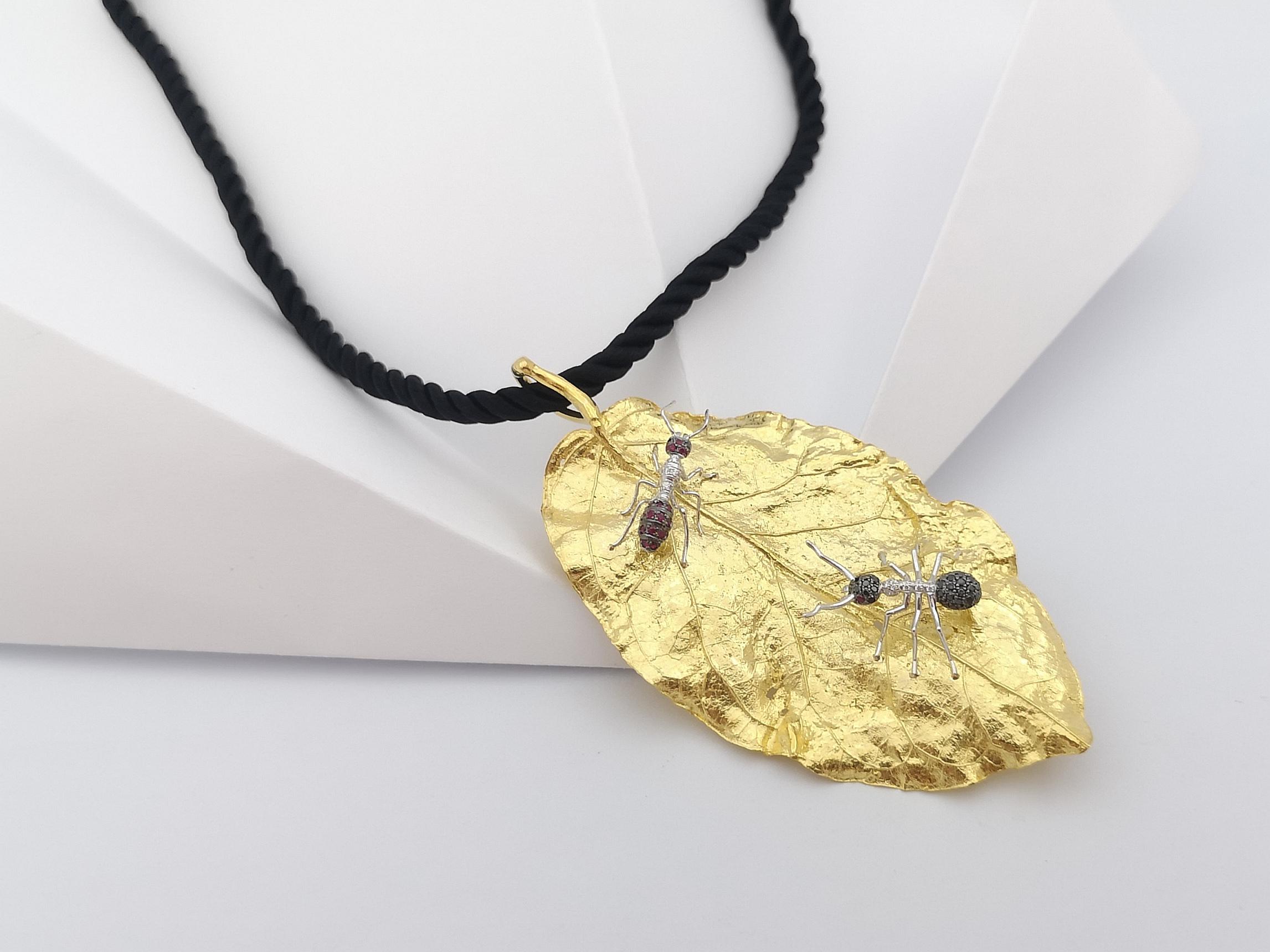 Ruby, Black Diamond and Diamond Brooch / Pendant Set in 18 Karat Gold Settings 2
