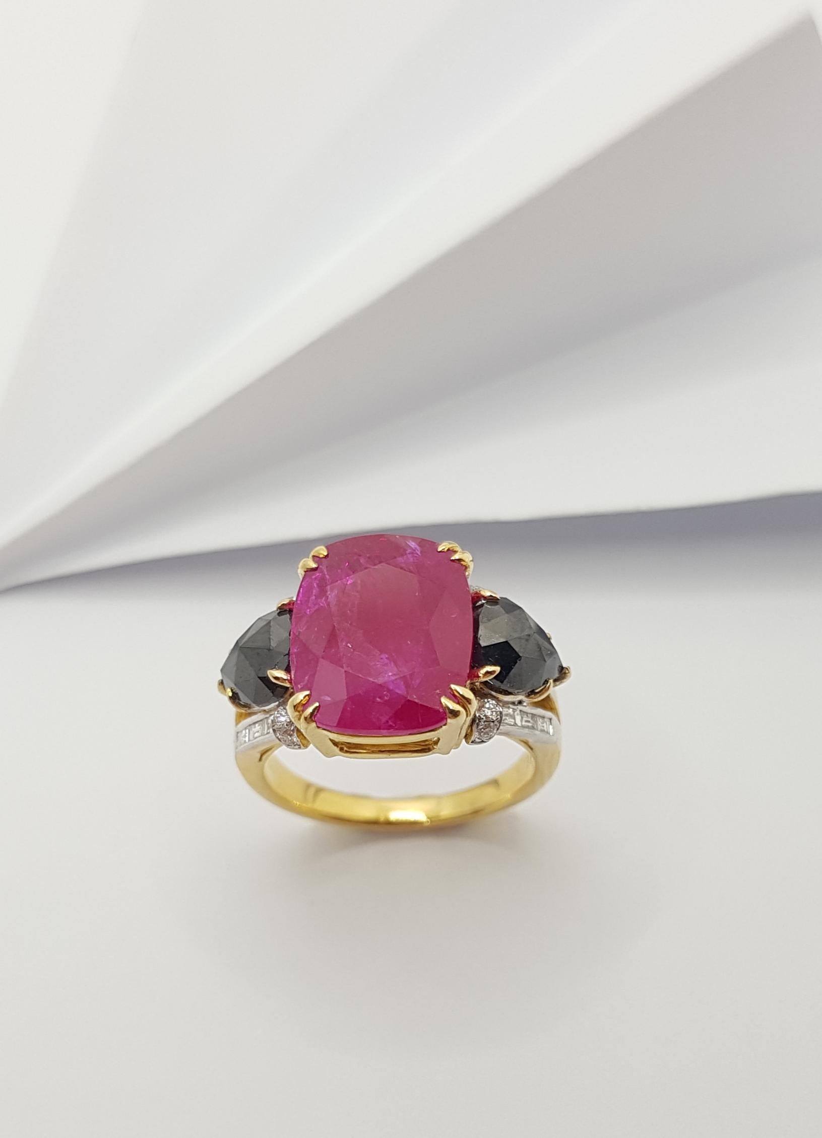 Ruby, Black Diamond and Diamond Ring Set in 18 Karat Gold Settings For Sale 5